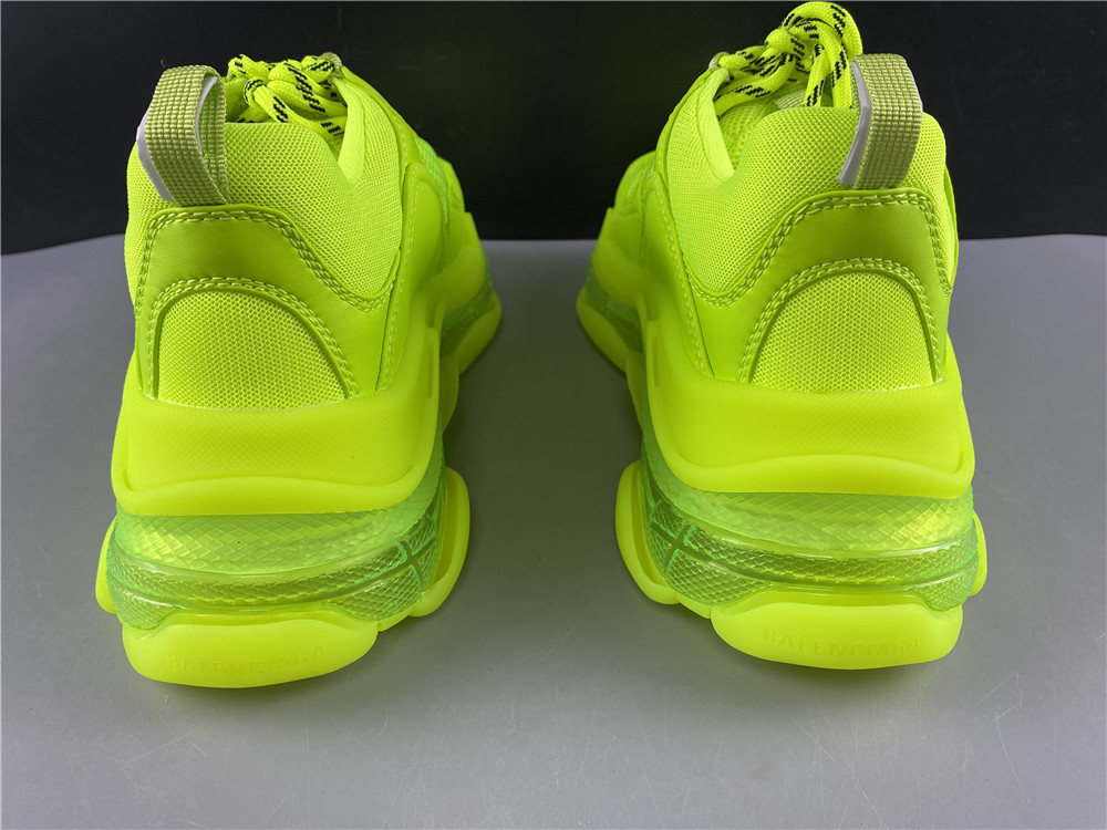 Ba*len*cia*ga triple s