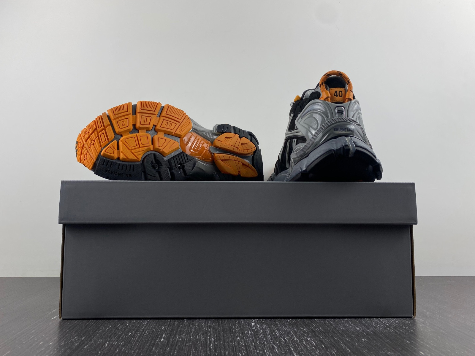 Ba*len*cia*ga runner sneaker