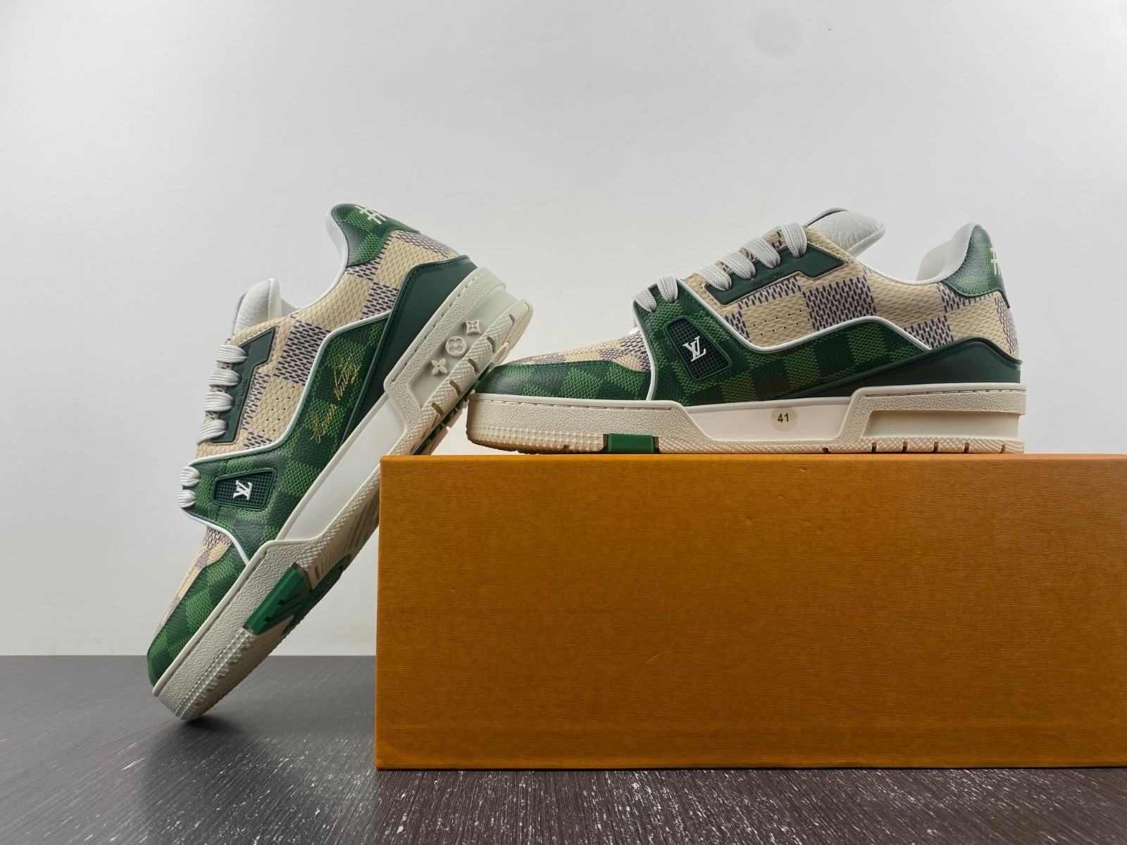 lwe sneaker