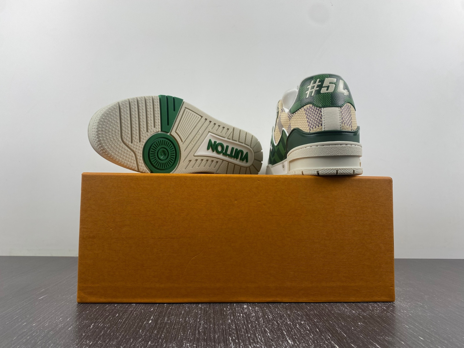 lwe sneaker
