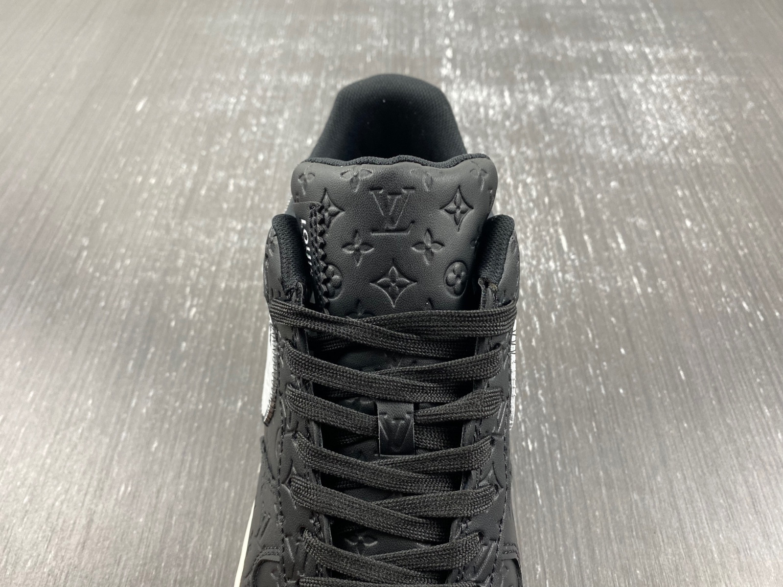 lwe sneaker