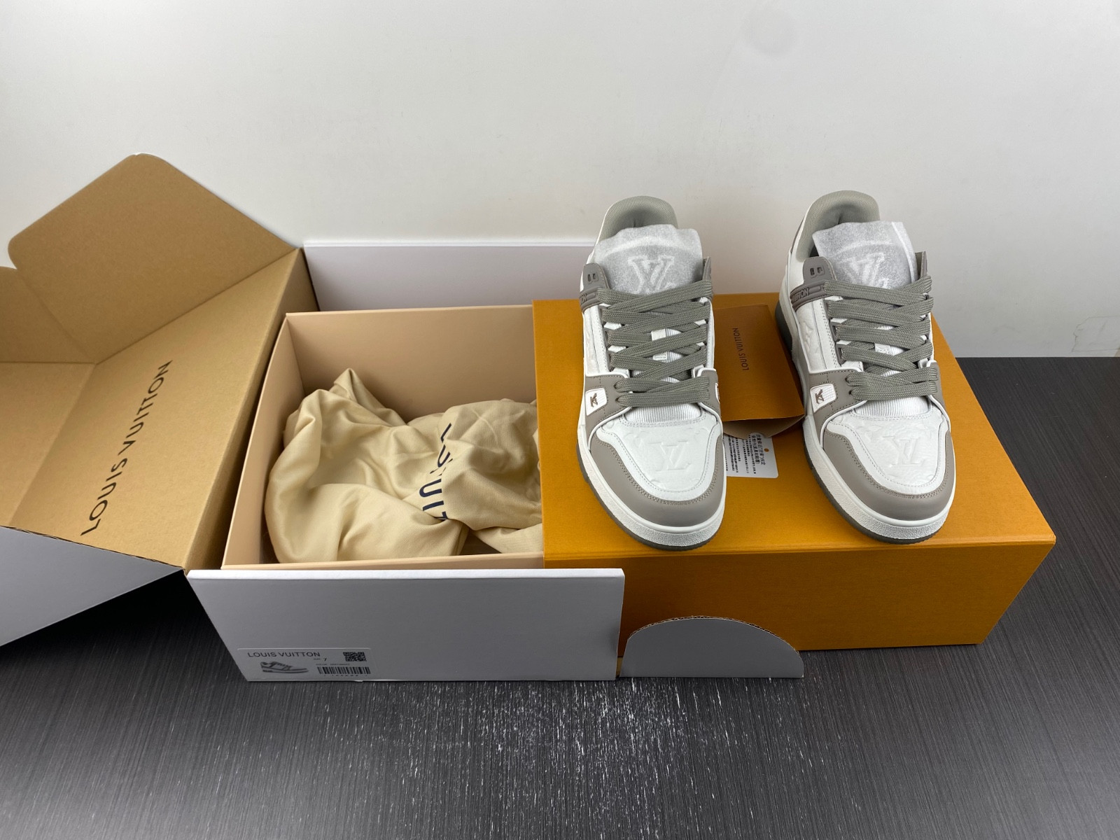 lwe sneaker
