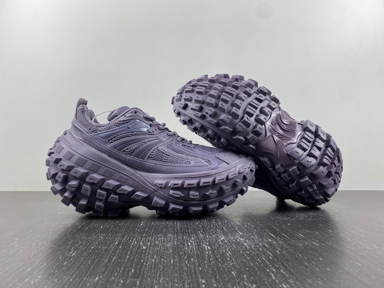 Ba*len*cia*ga defender sneaker
