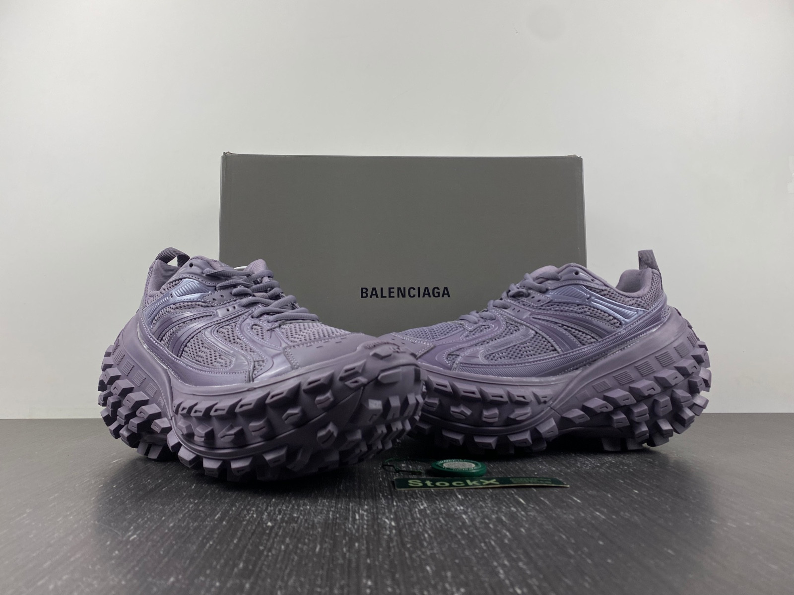Ba*len*cia*ga defender sneaker