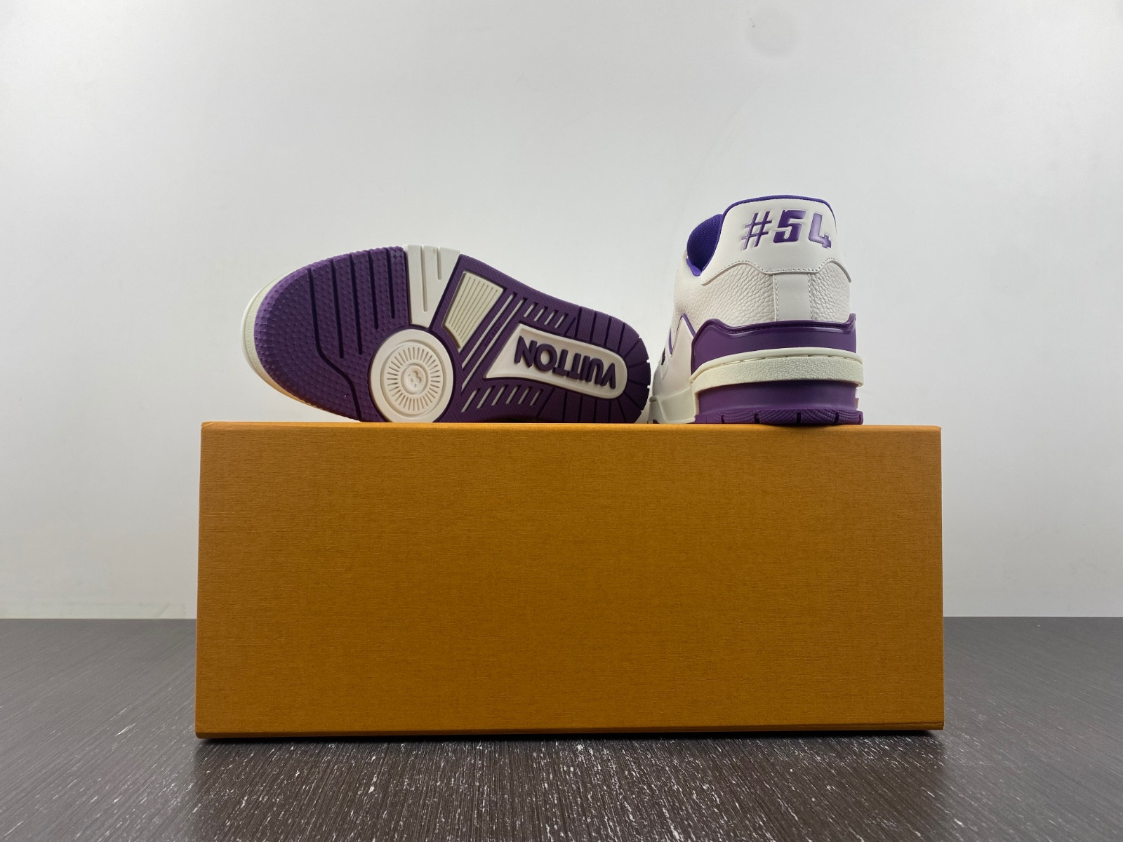 lwe sneaker