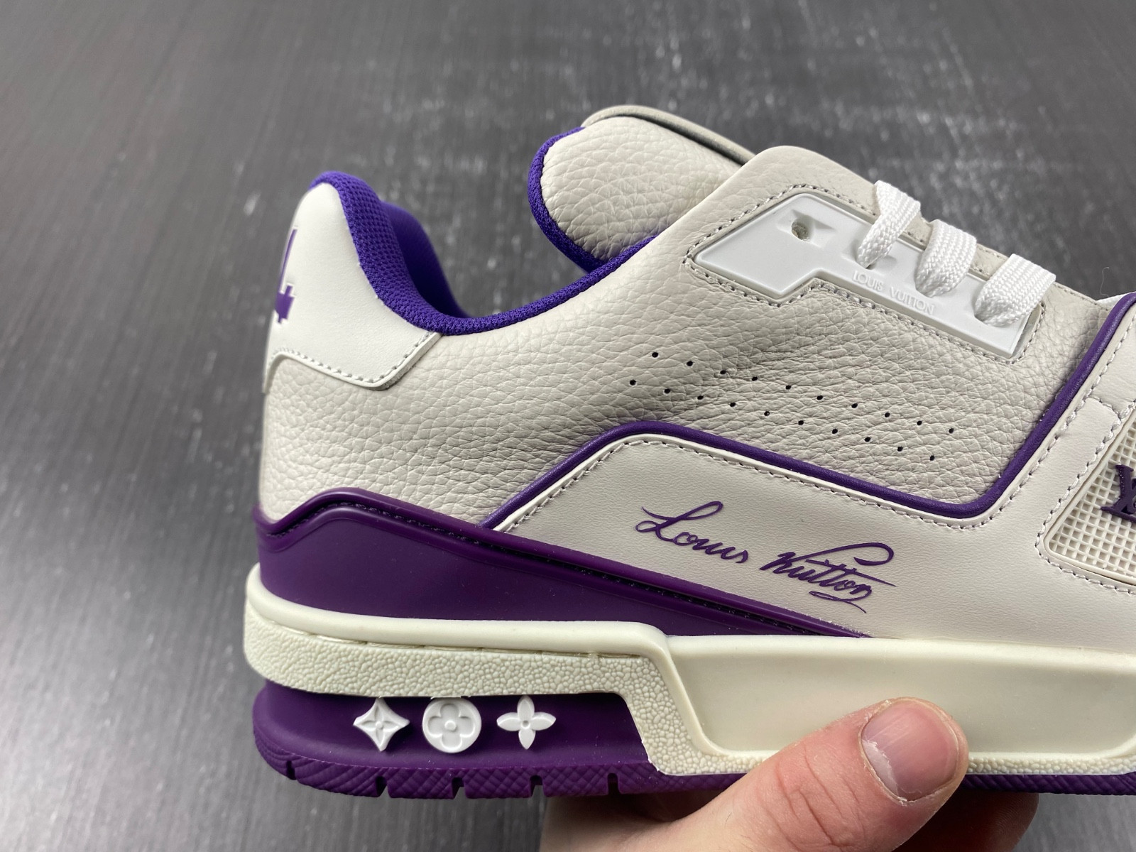 lwe sneaker