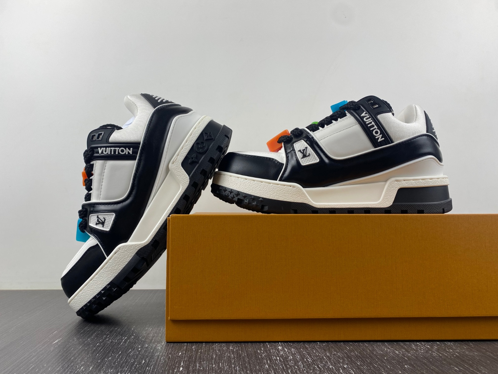 lwe sneaker