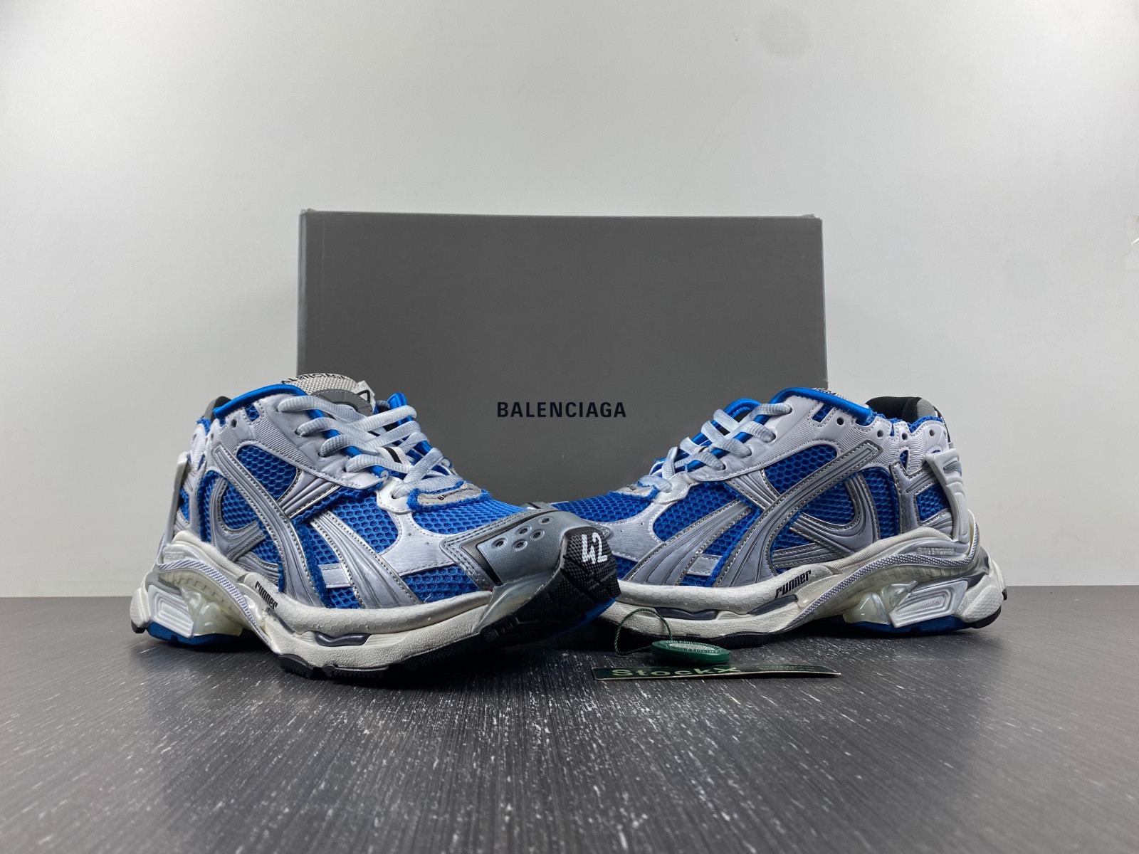 Ba*len*cia*ga runner sneaker