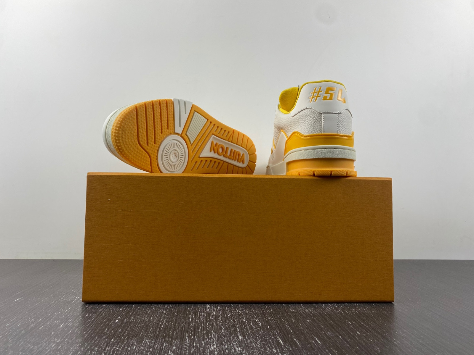 lwe sneaker