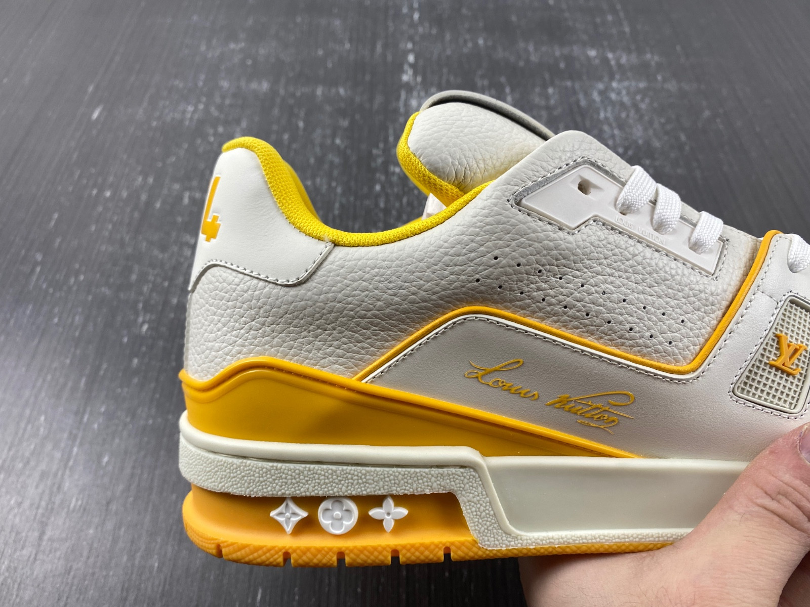 lwe sneaker