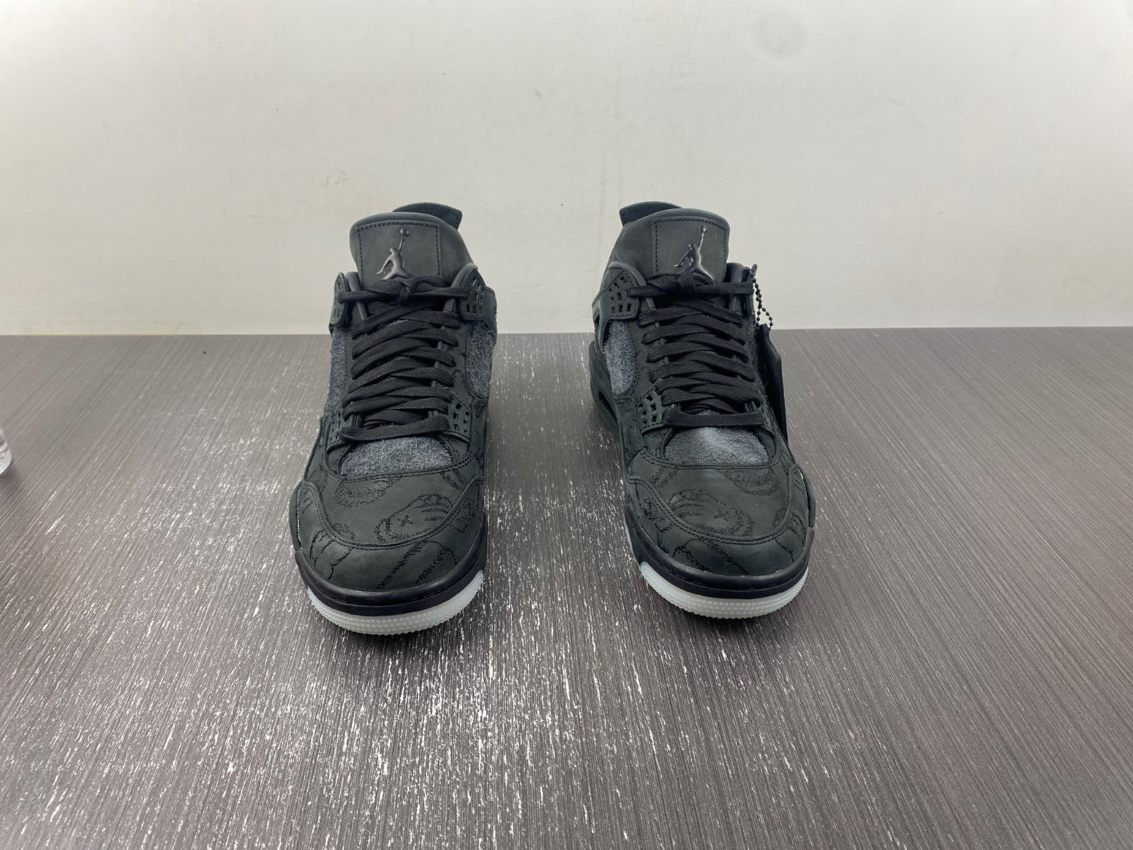 kaws x air jordan 4 retro
