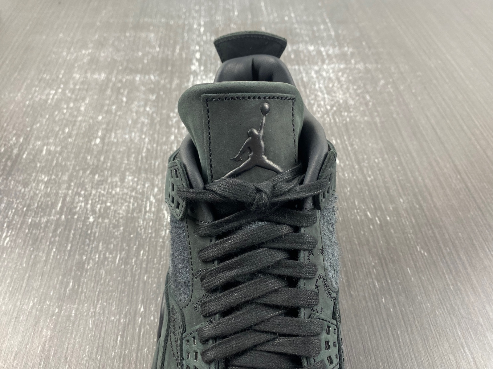 kaws x air jordan 4 retro