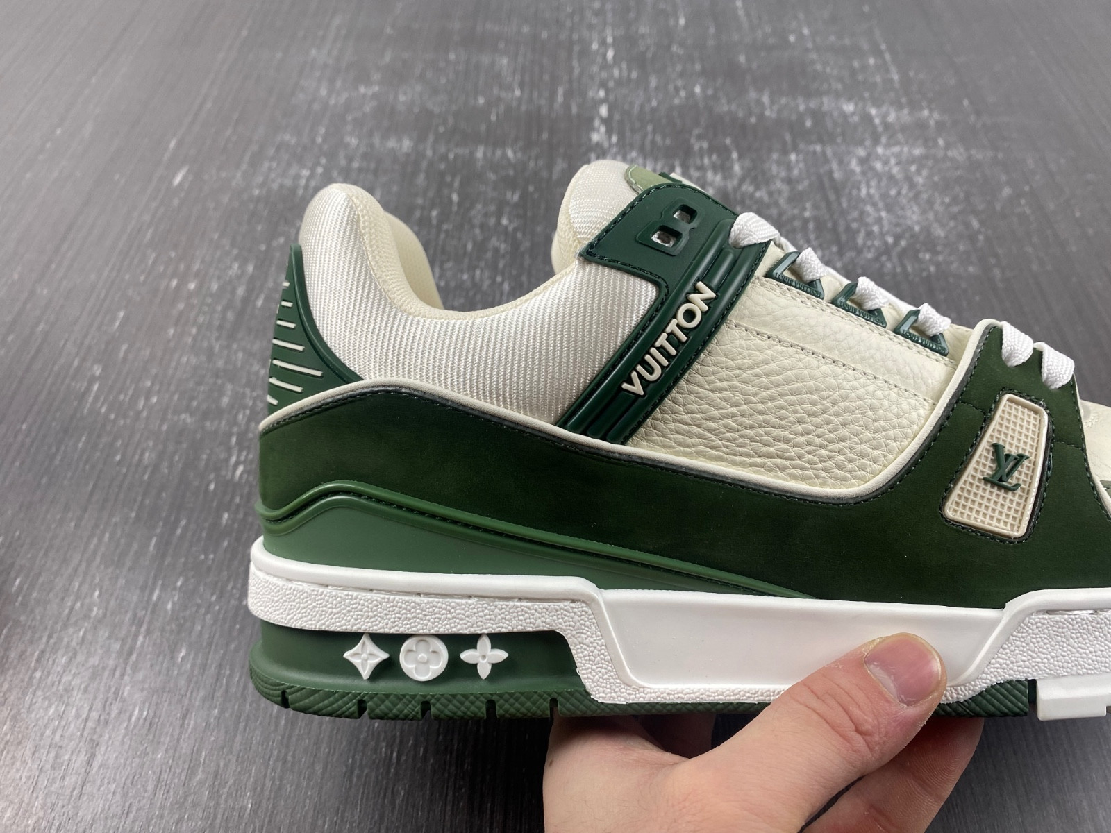 lwe sneaker