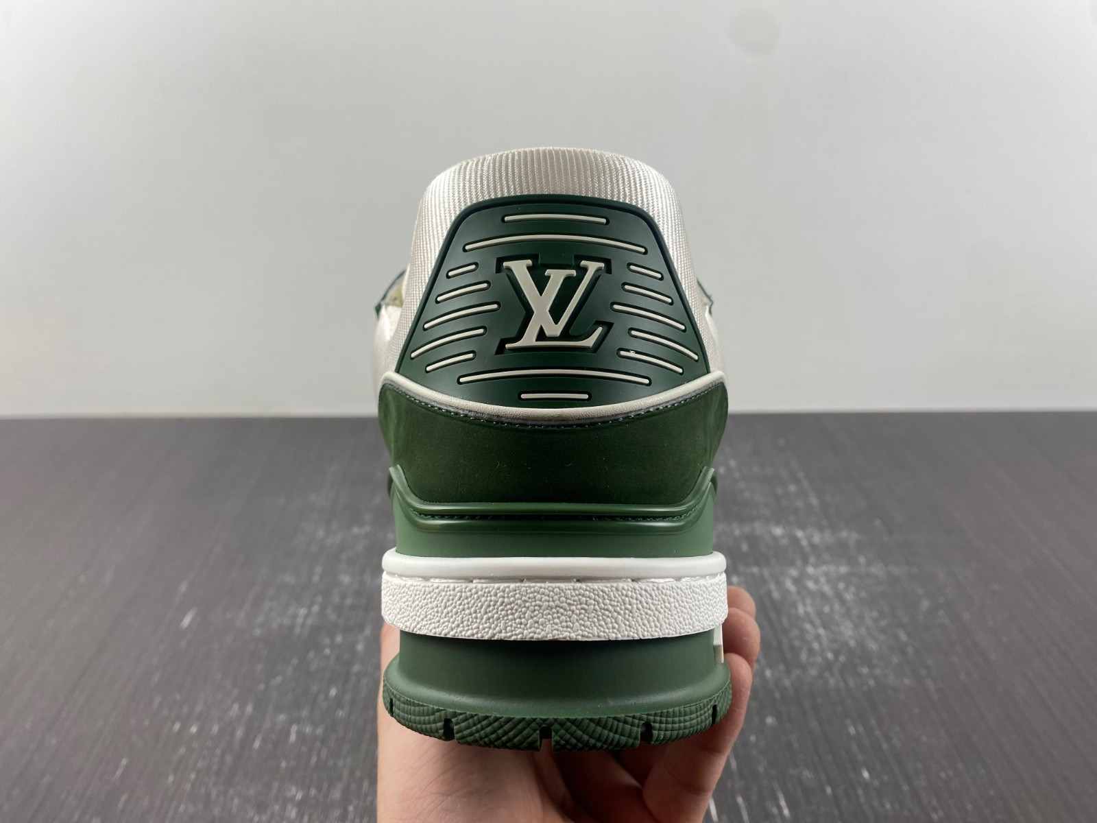 lwe sneaker