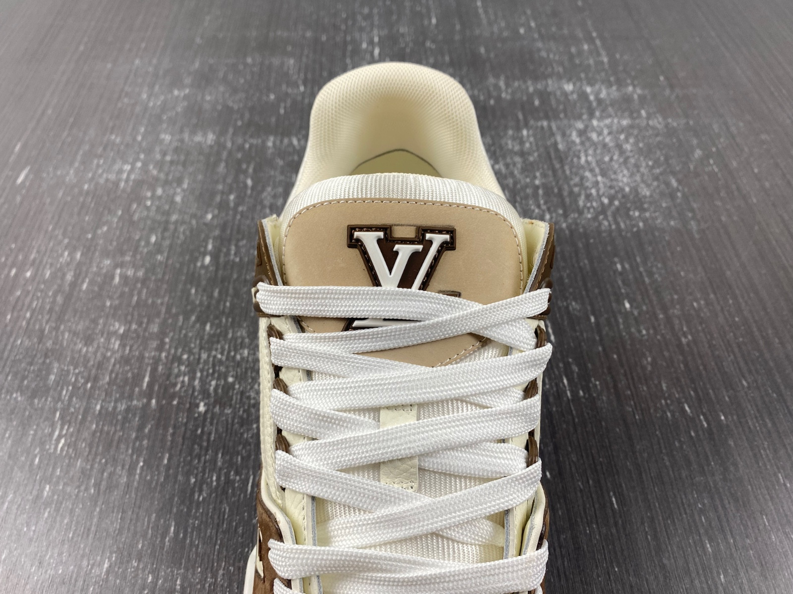 lwe sneaker