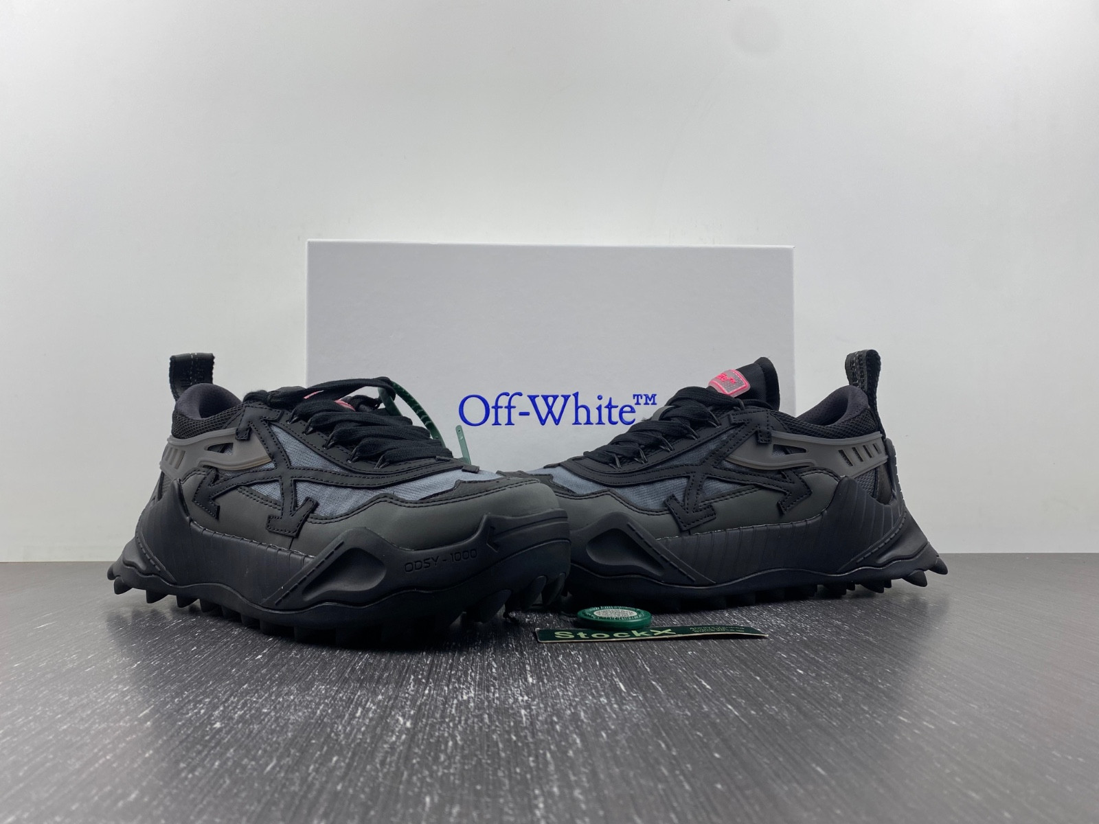 owt 19fw odsy-1000 sneakers