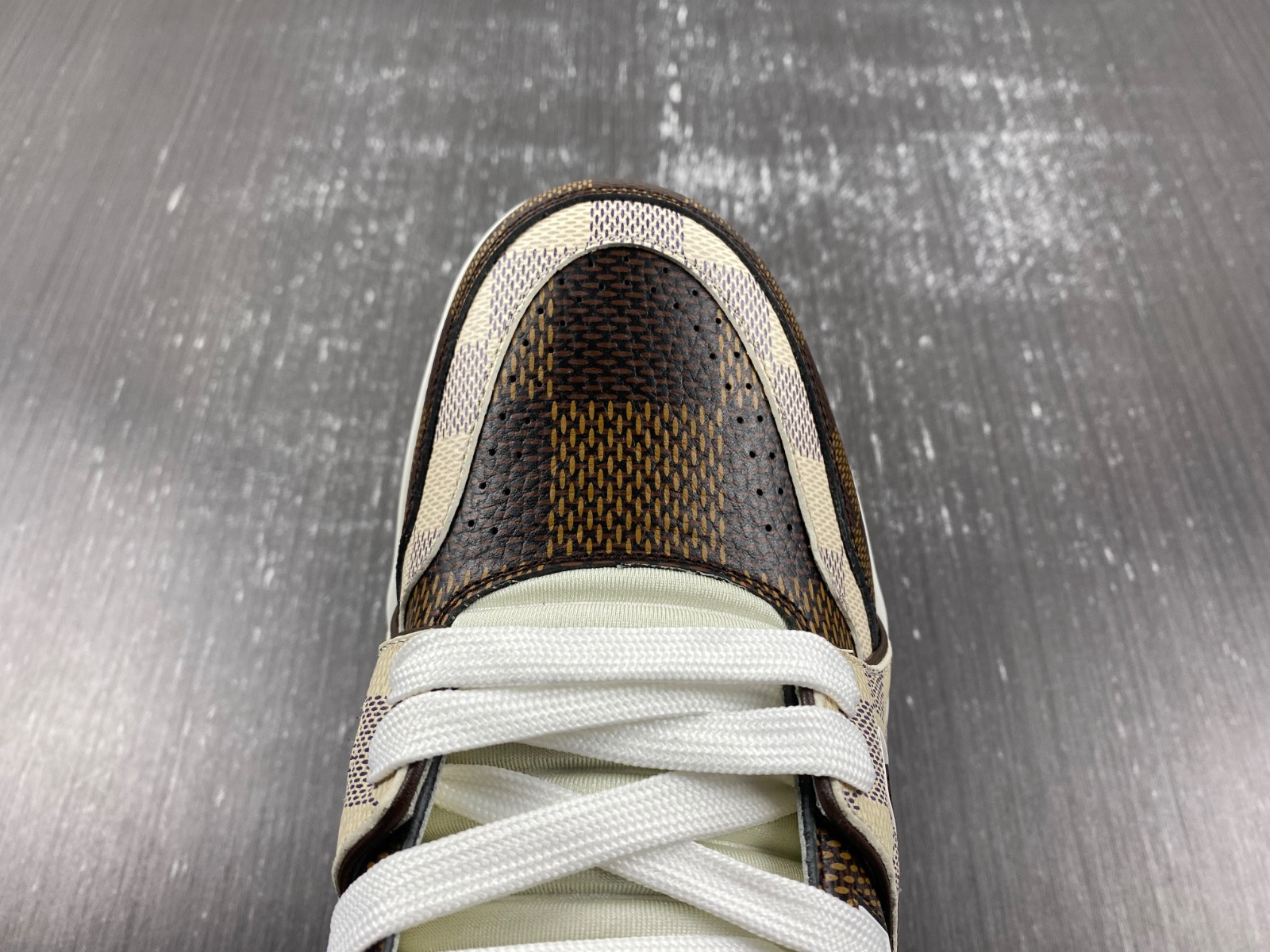 lwe sneakers