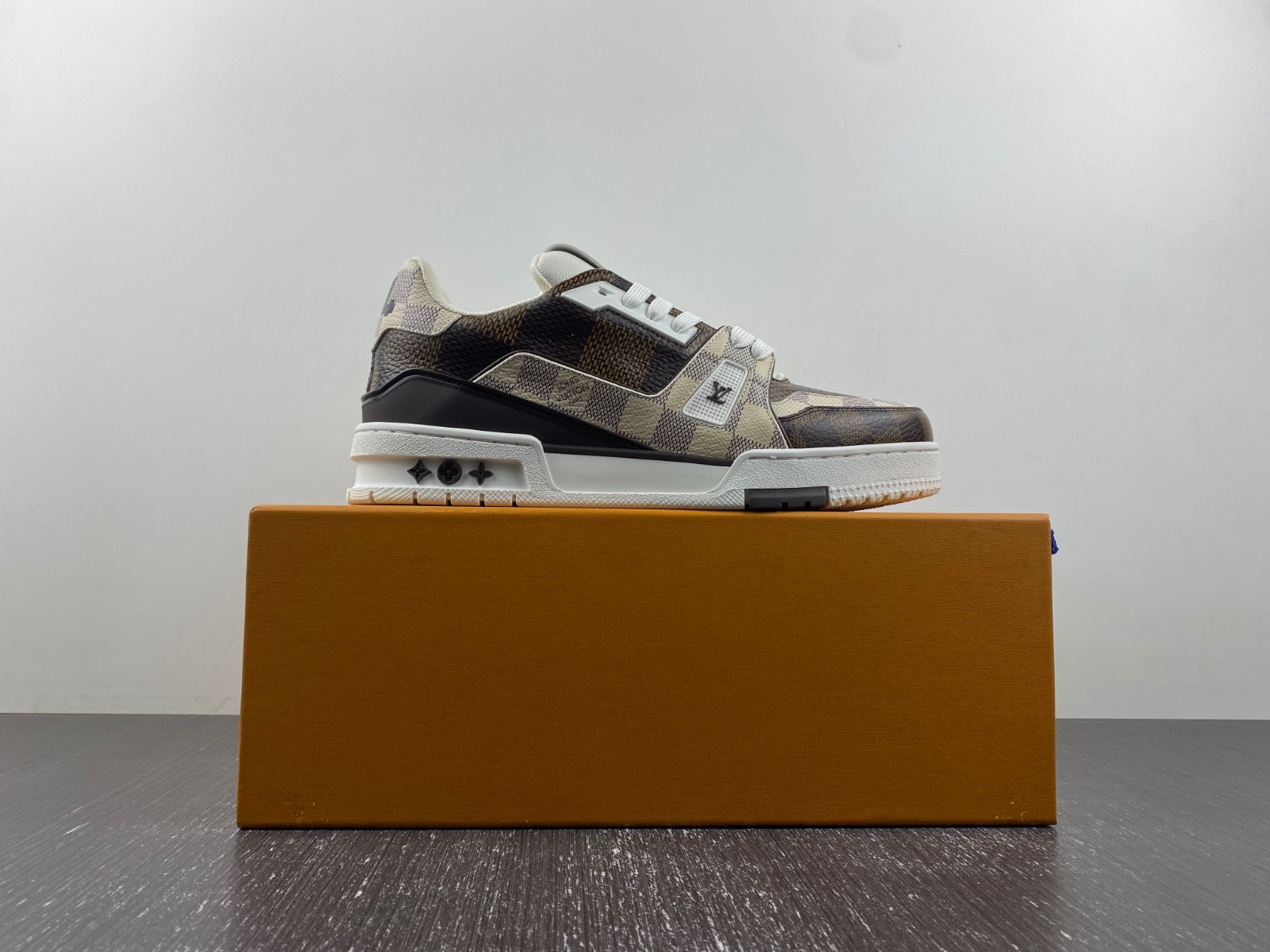 lwe sneakers