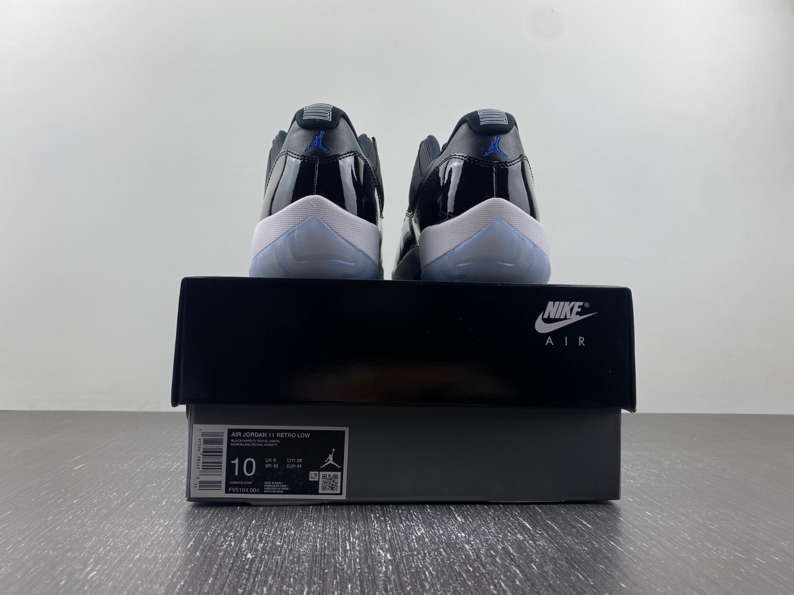 air jordan 11 “space jam fv5104-004