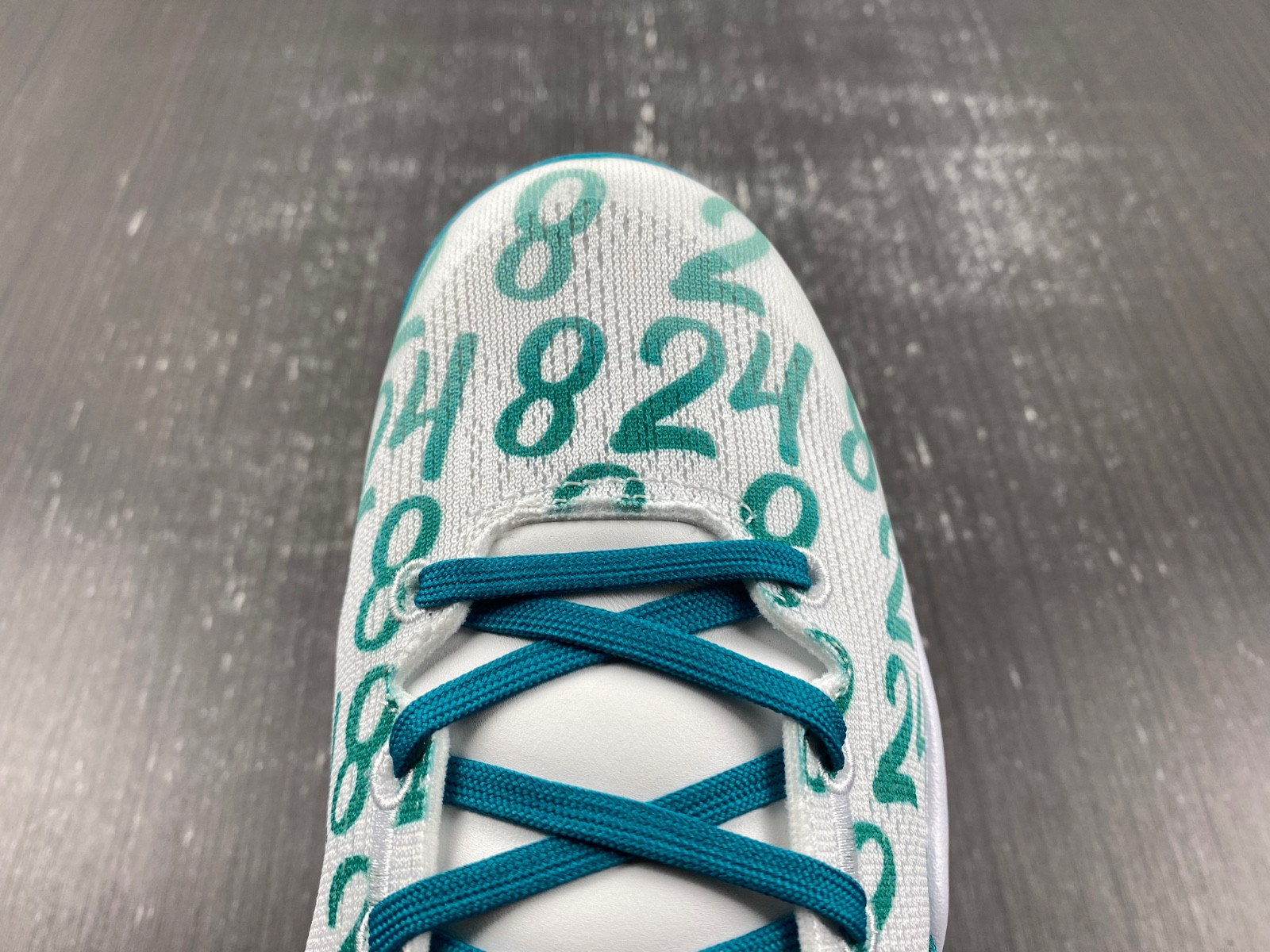nike kobe 8 "radiant emerald fq3549-101