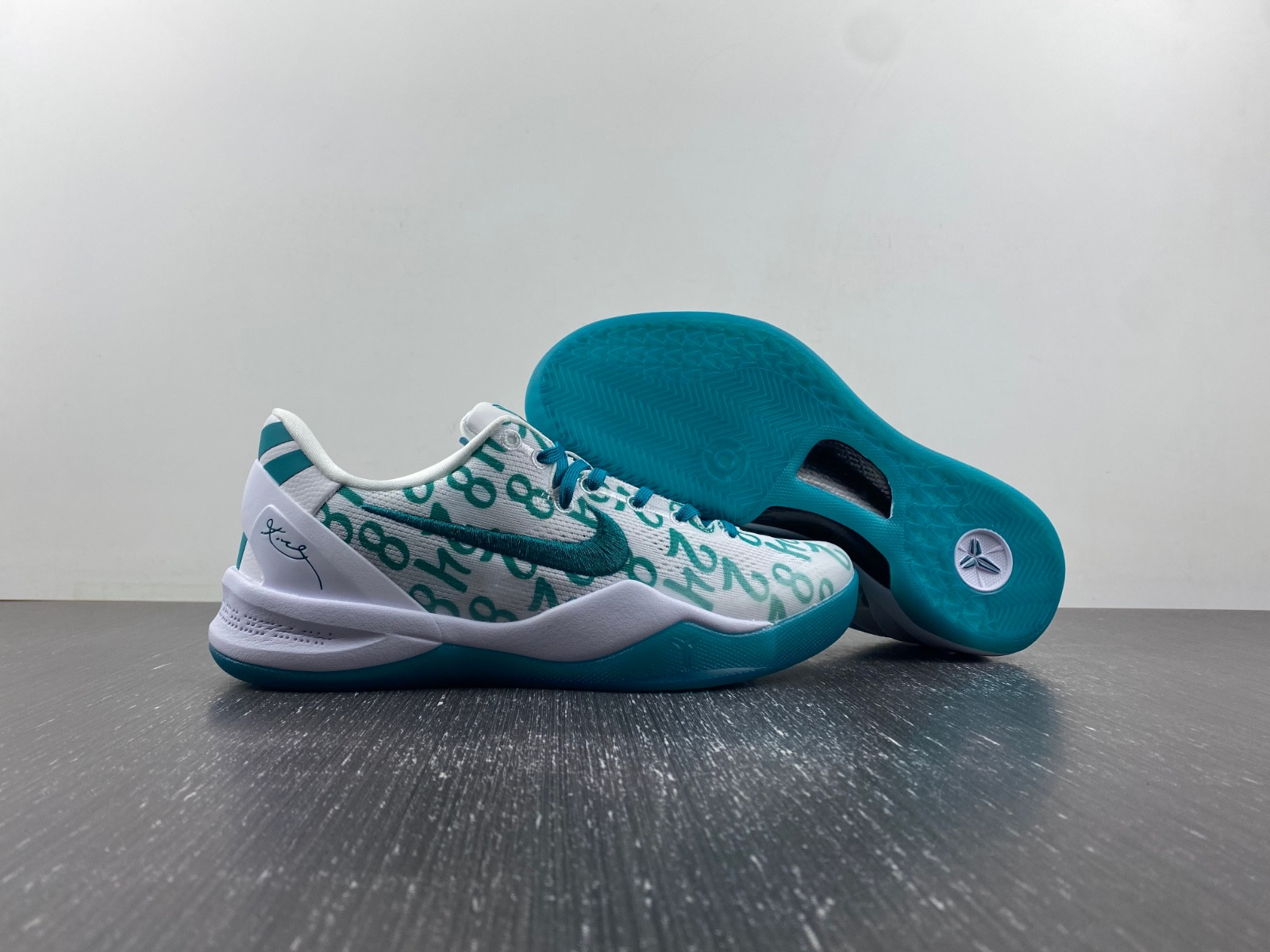 nike kobe 8 "radiant emerald fq3549-101