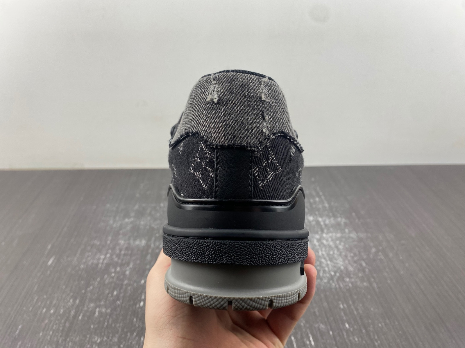 lwe sneaker