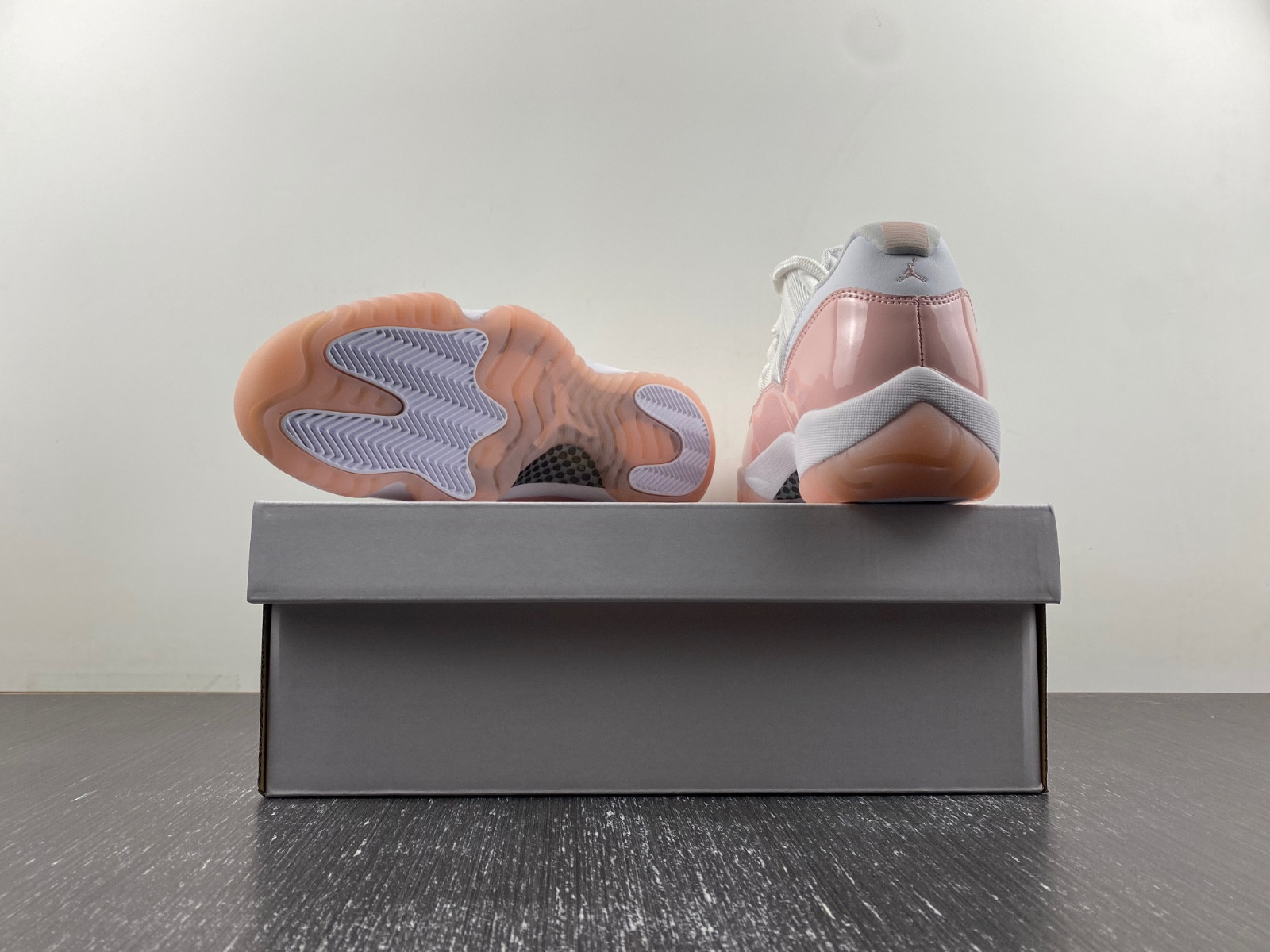 air jordan 11 low legend pink ah7860-160