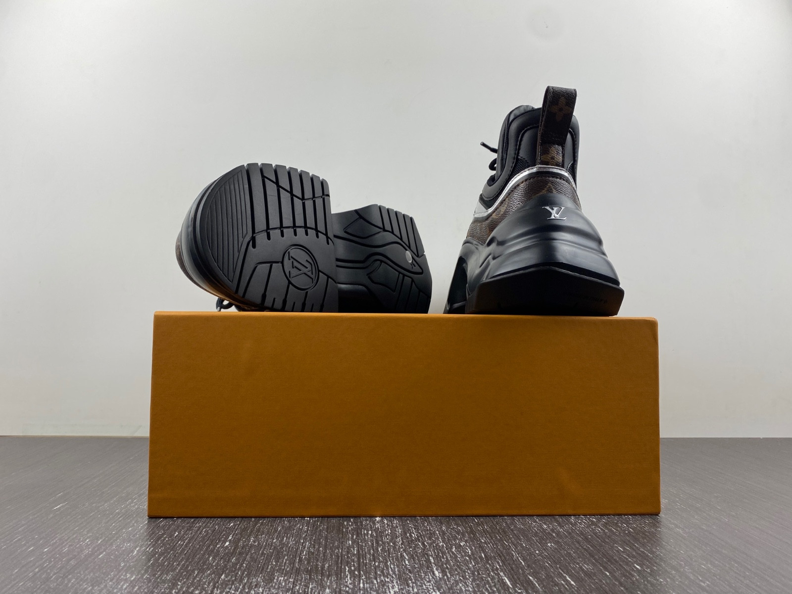 lwe archlight sneakers