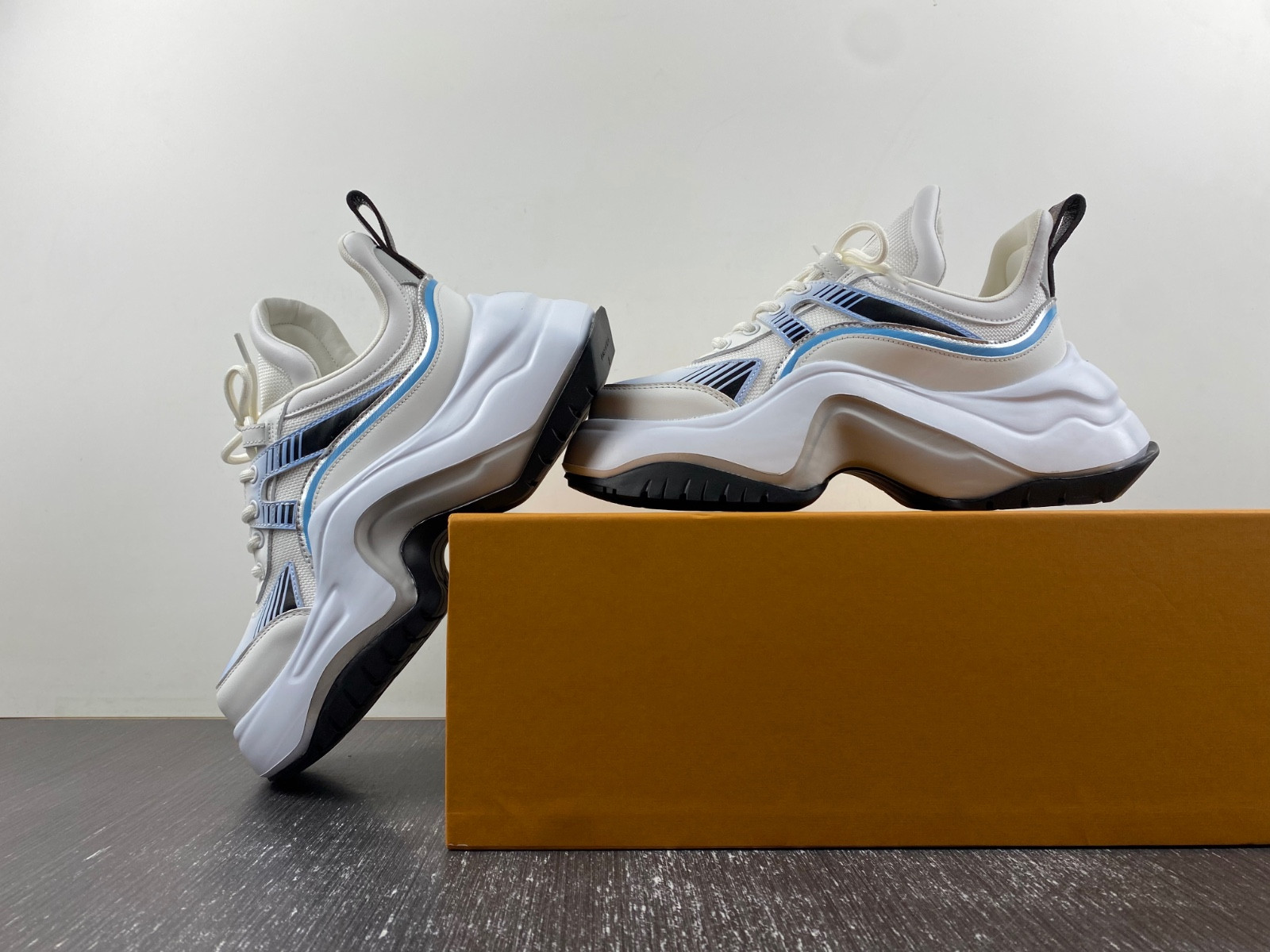lwe archlight sneakers