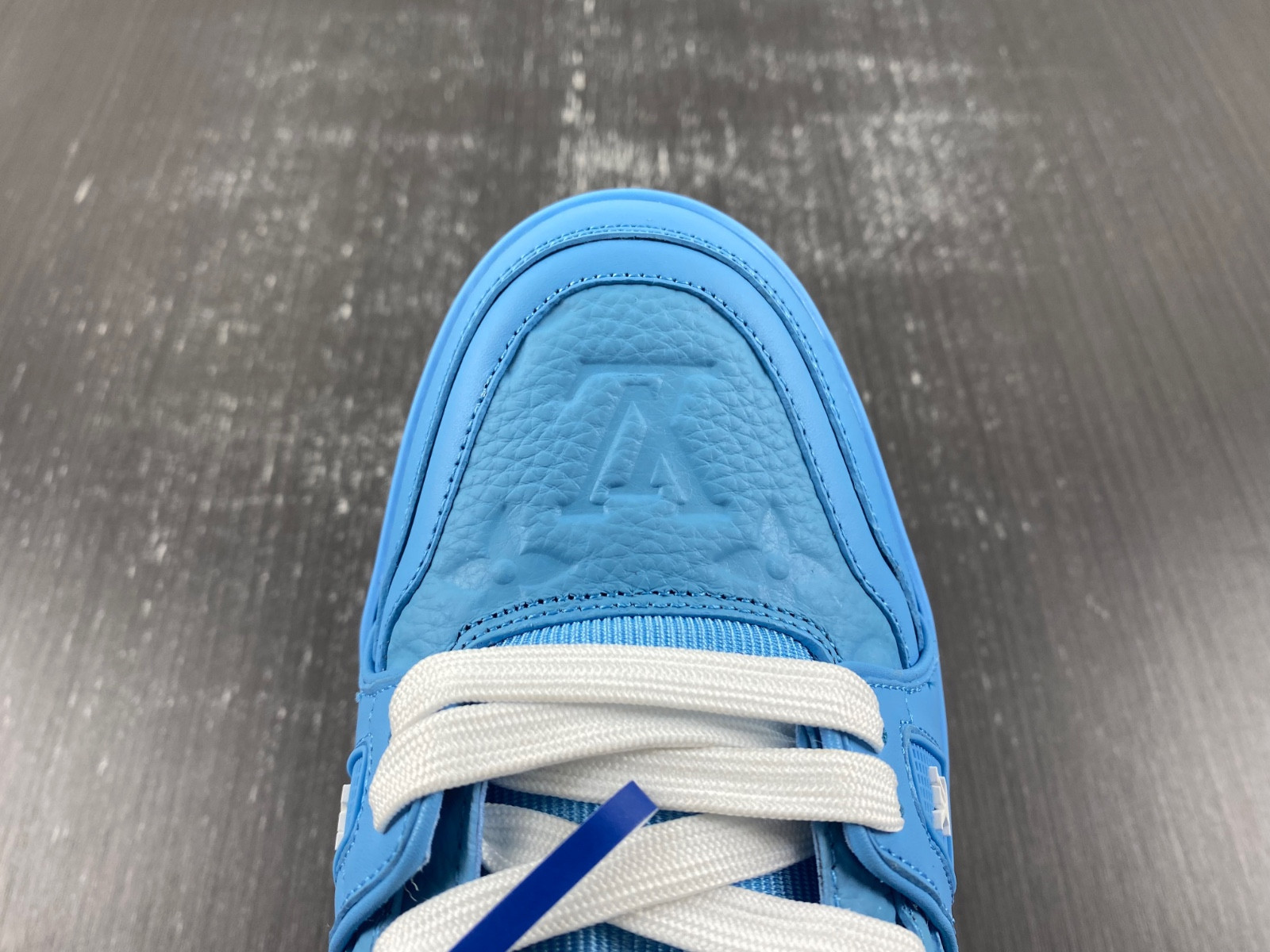 lwe sneaker