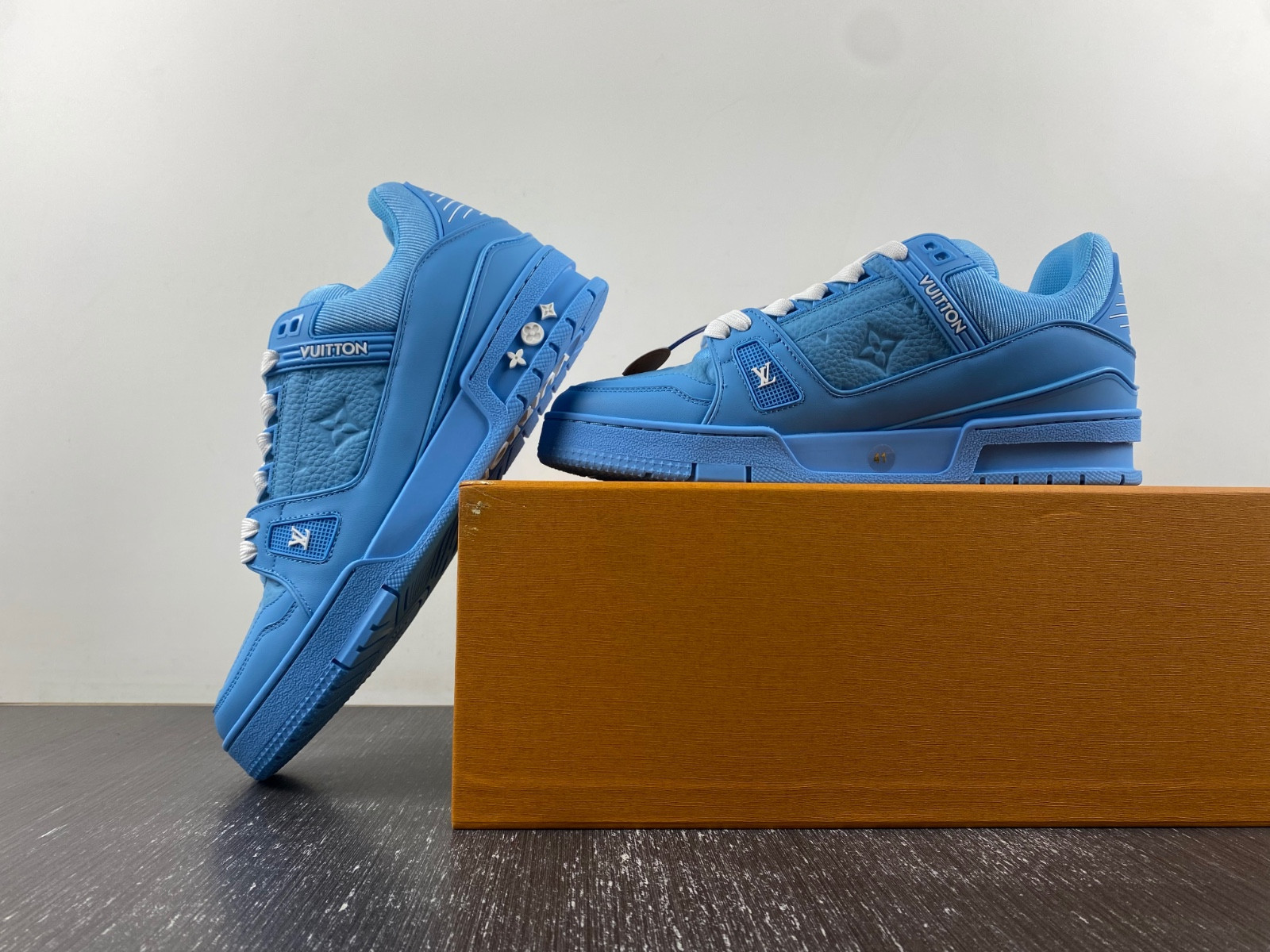lwe sneaker