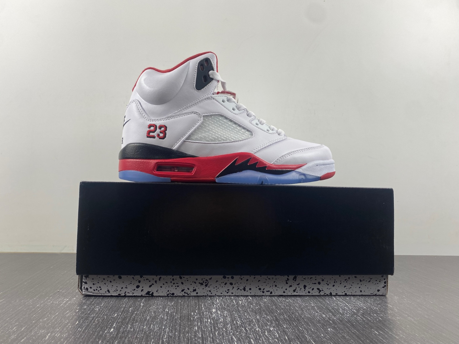 jordan 5 retro fire red black tongue (2013) men