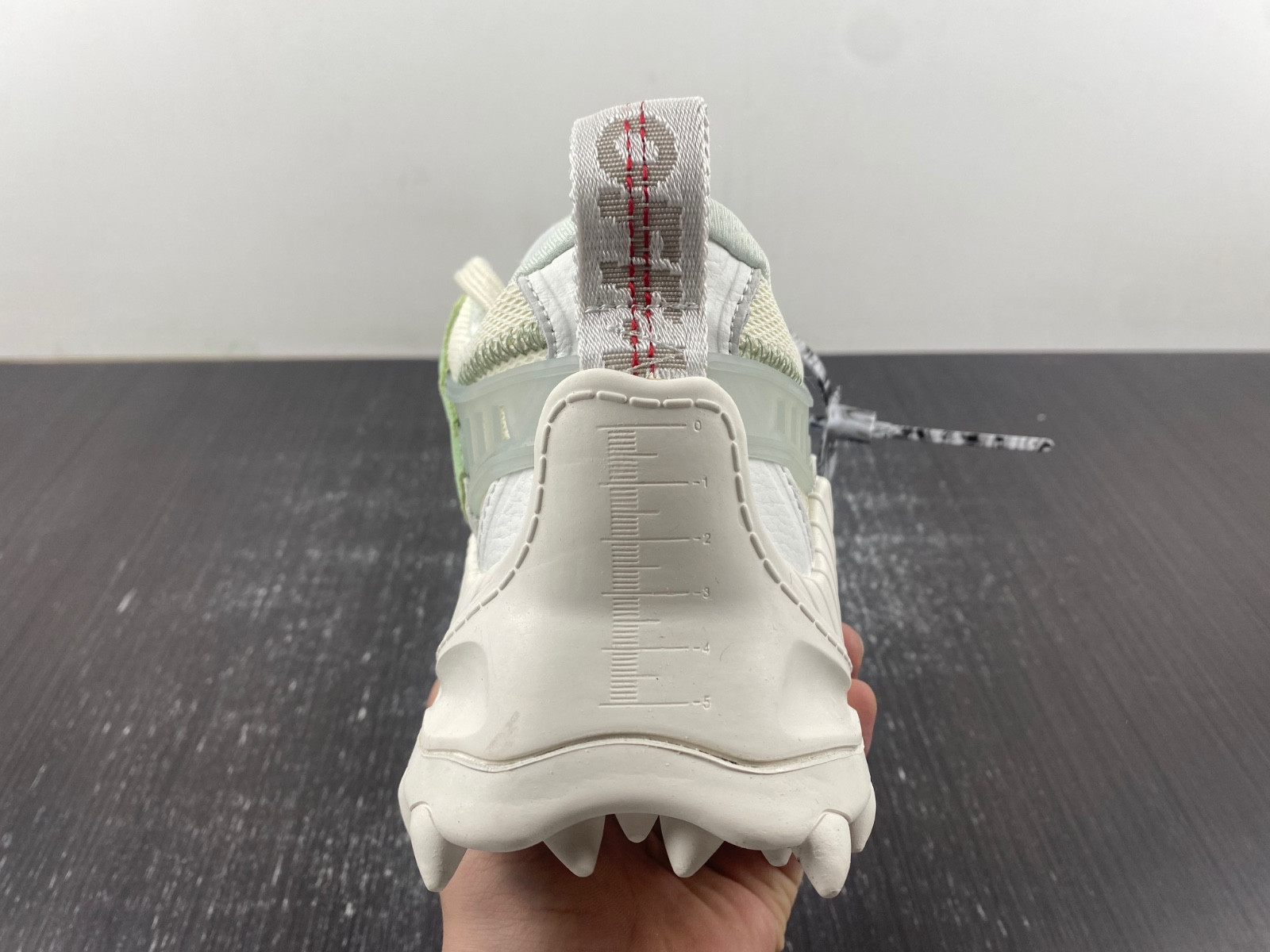 owt 19fw odsy-1000 sneakers