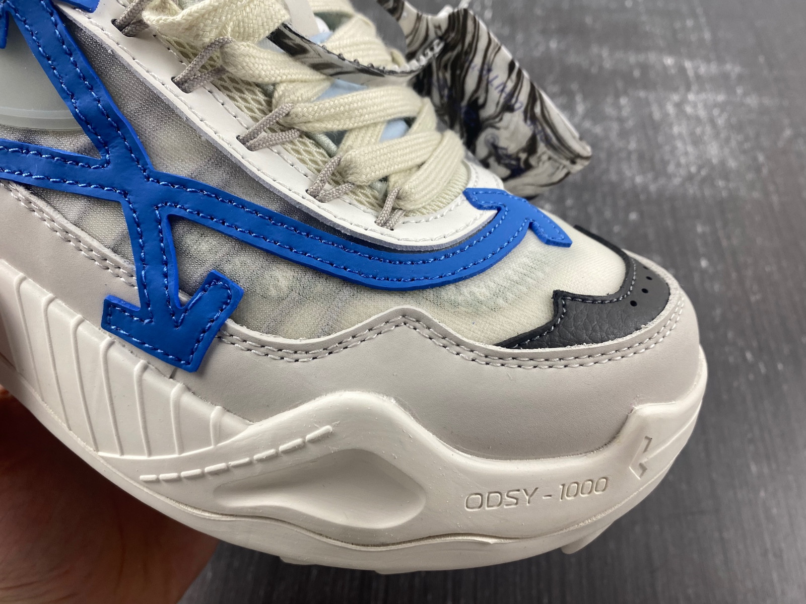 owt 19fw odsy-1000 sneakers