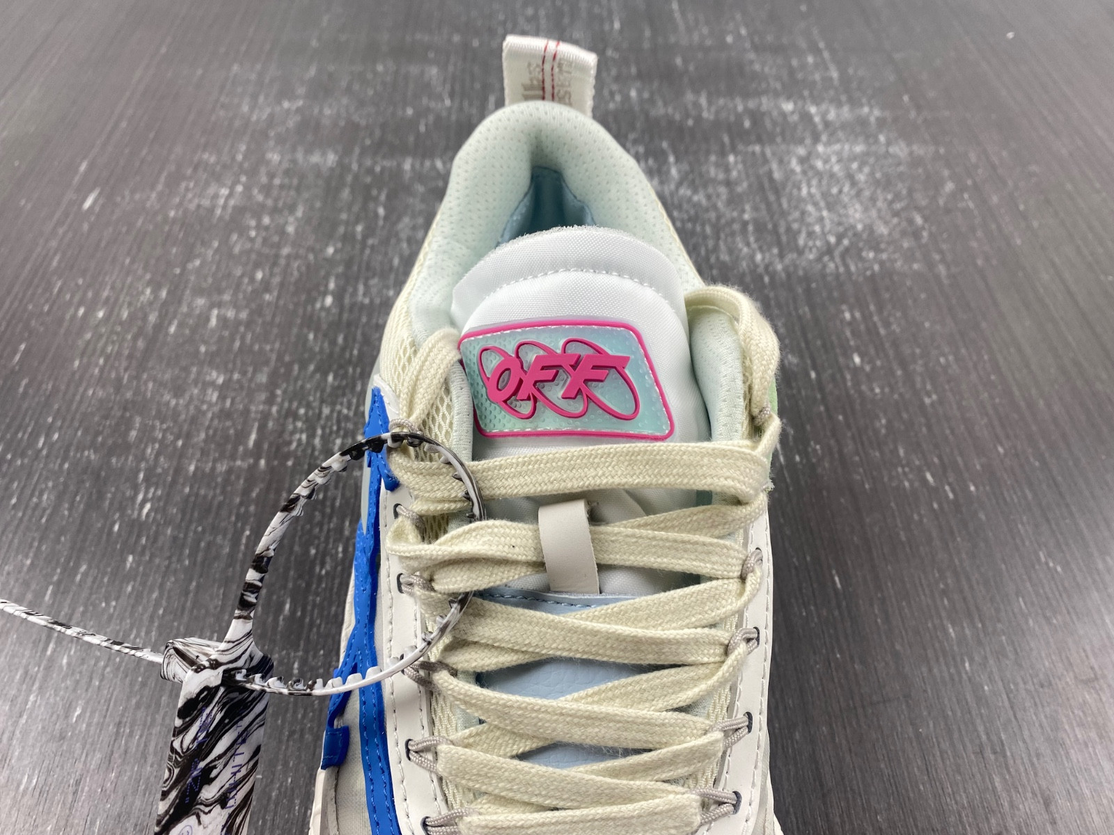 owt 19fw odsy-1000 sneakers