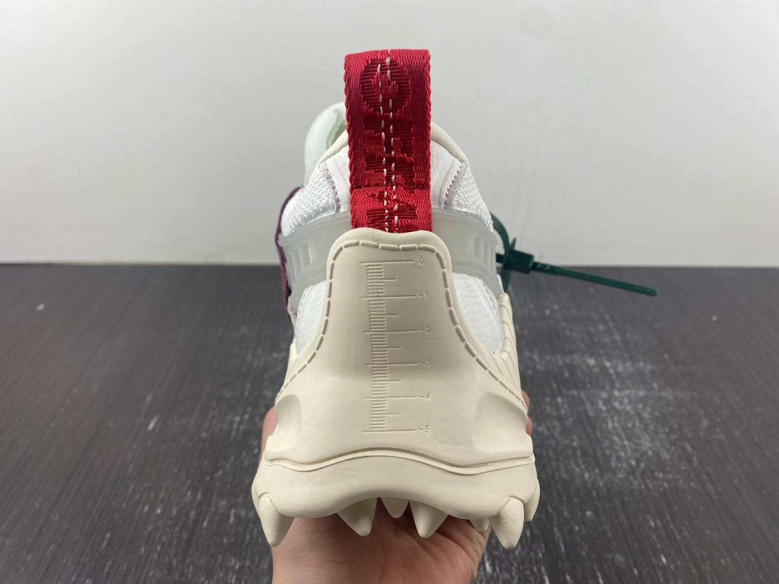 owt 19fw odsy-1000 sneakers