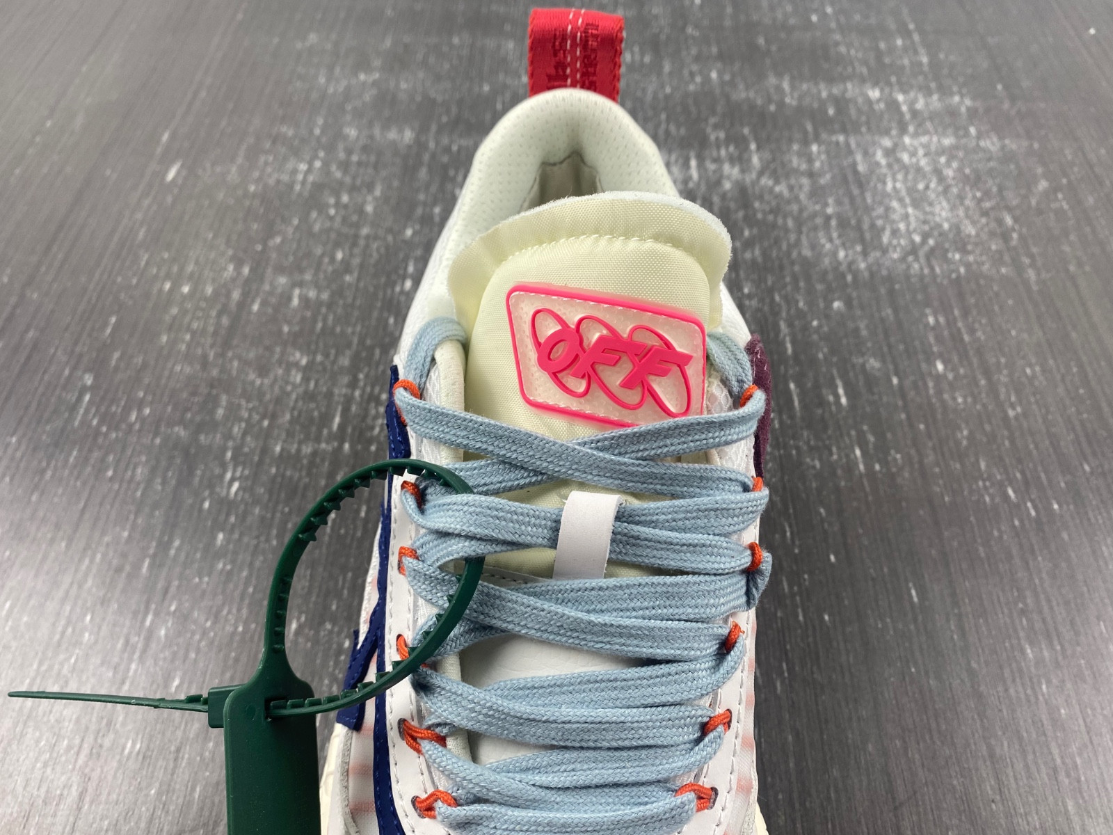 owt 19fw odsy-1000 sneakers