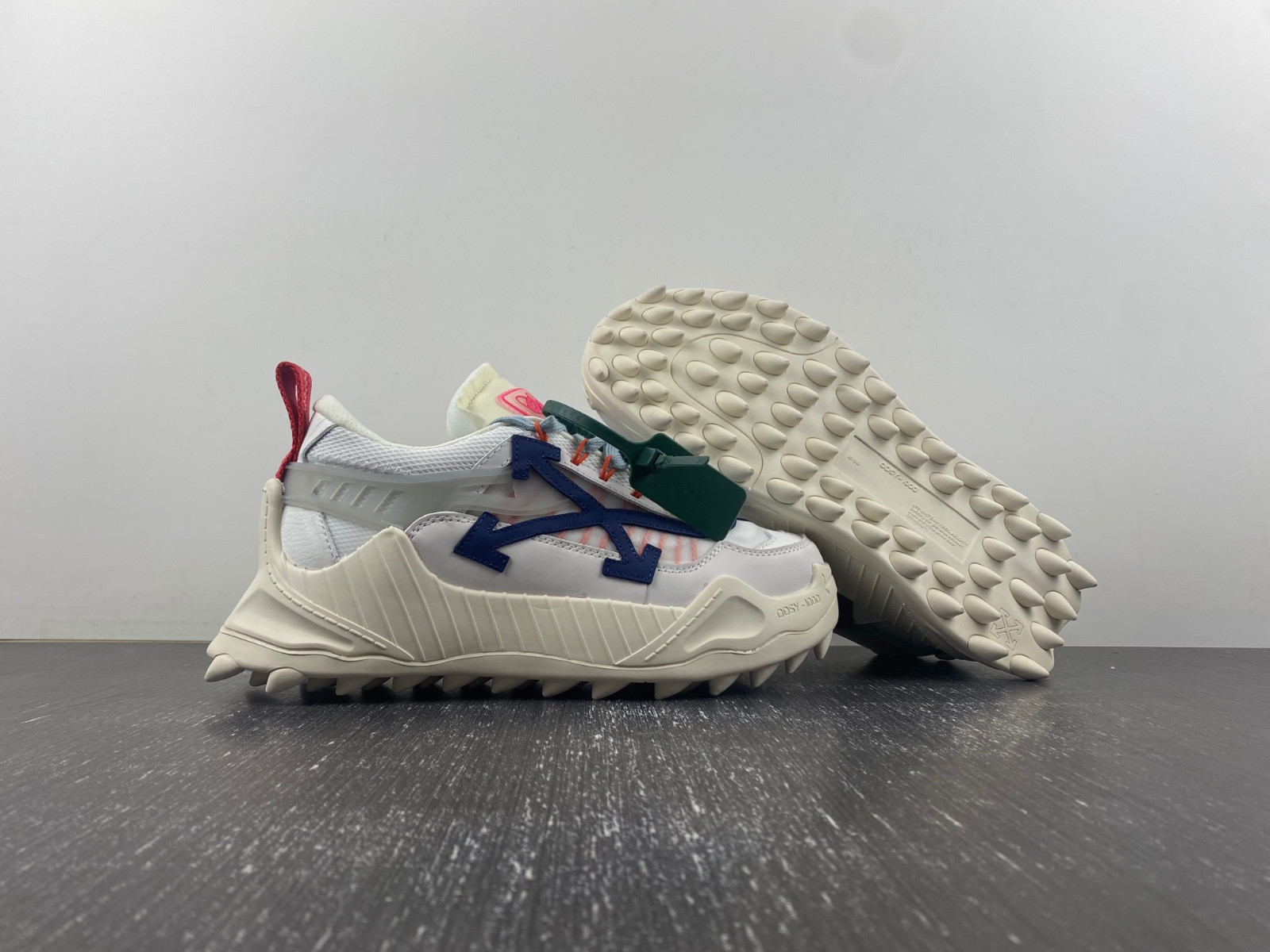 owt 19fw odsy-1000 sneakers