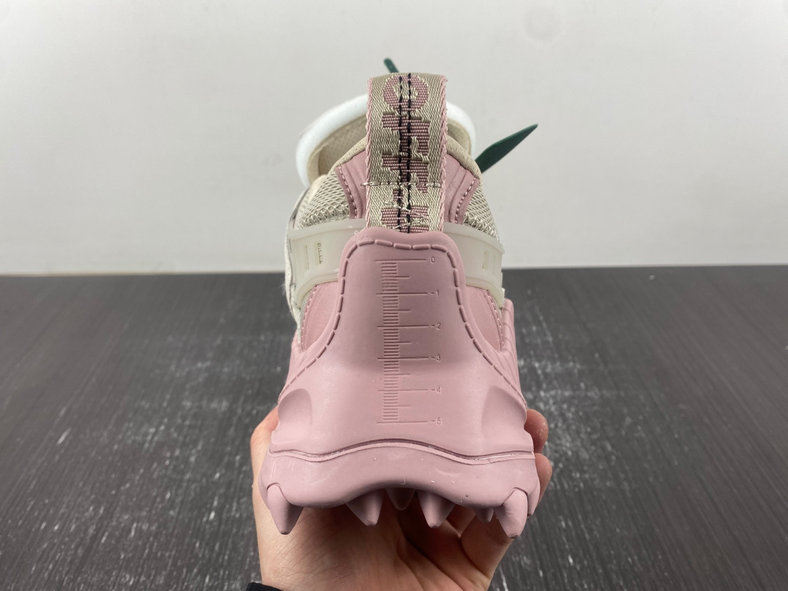 owt 19fw odsy-1000 sneakers