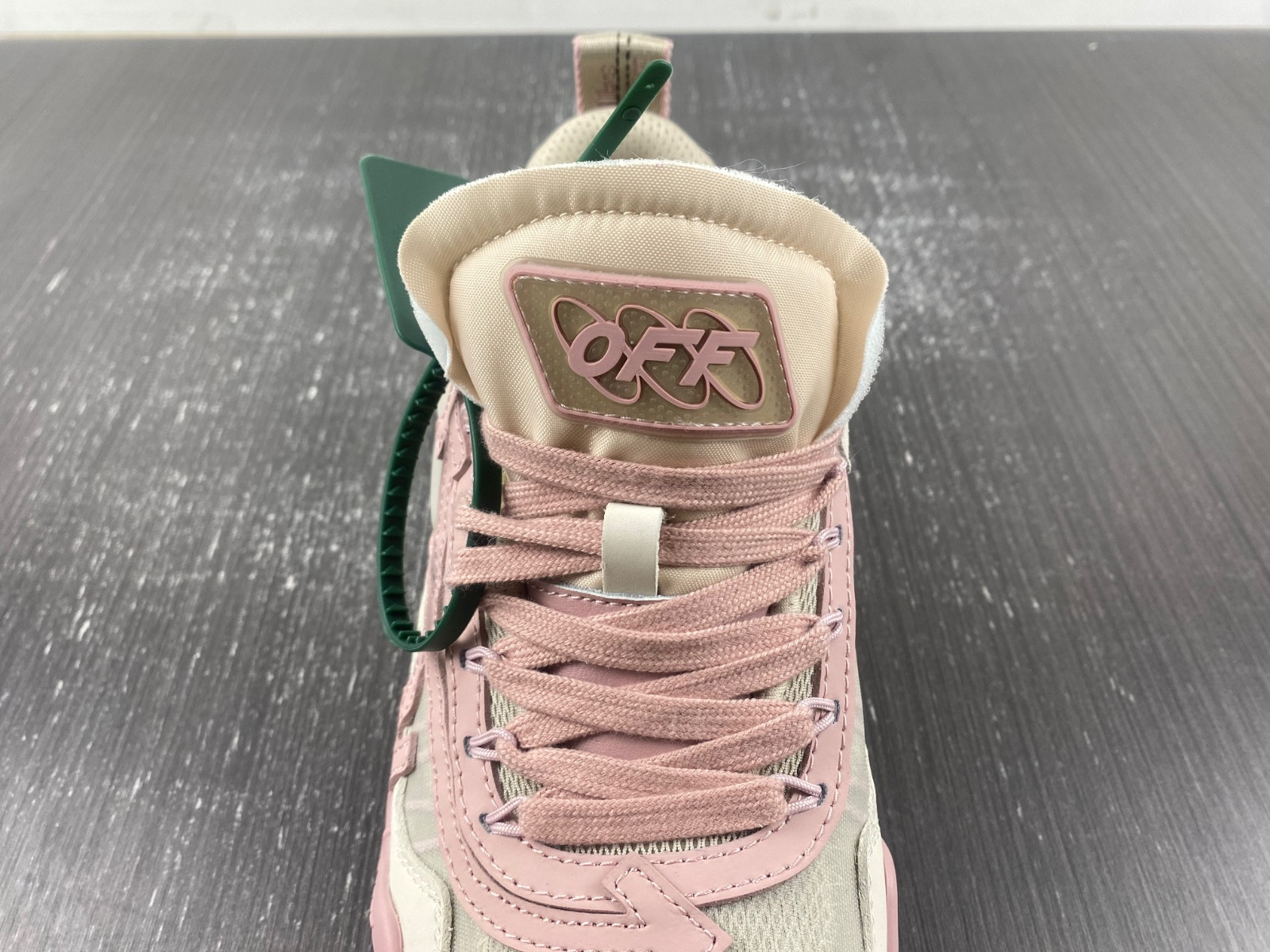 owt 19fw odsy-1000 sneakers