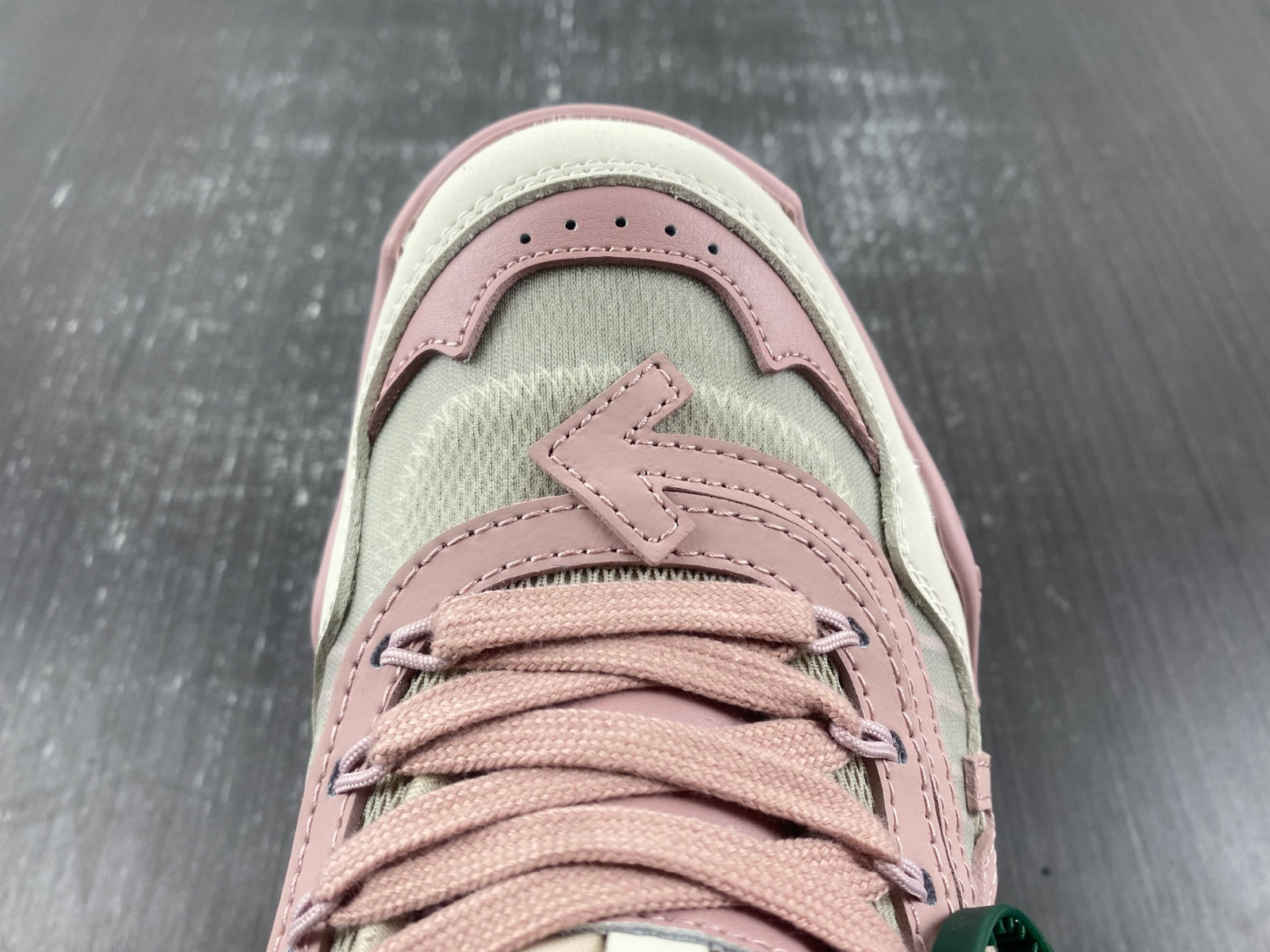 owt 19fw odsy-1000 sneakers