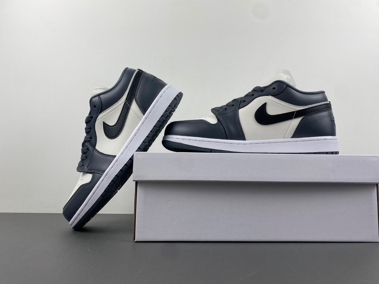 jordan 1 low dark grey (women