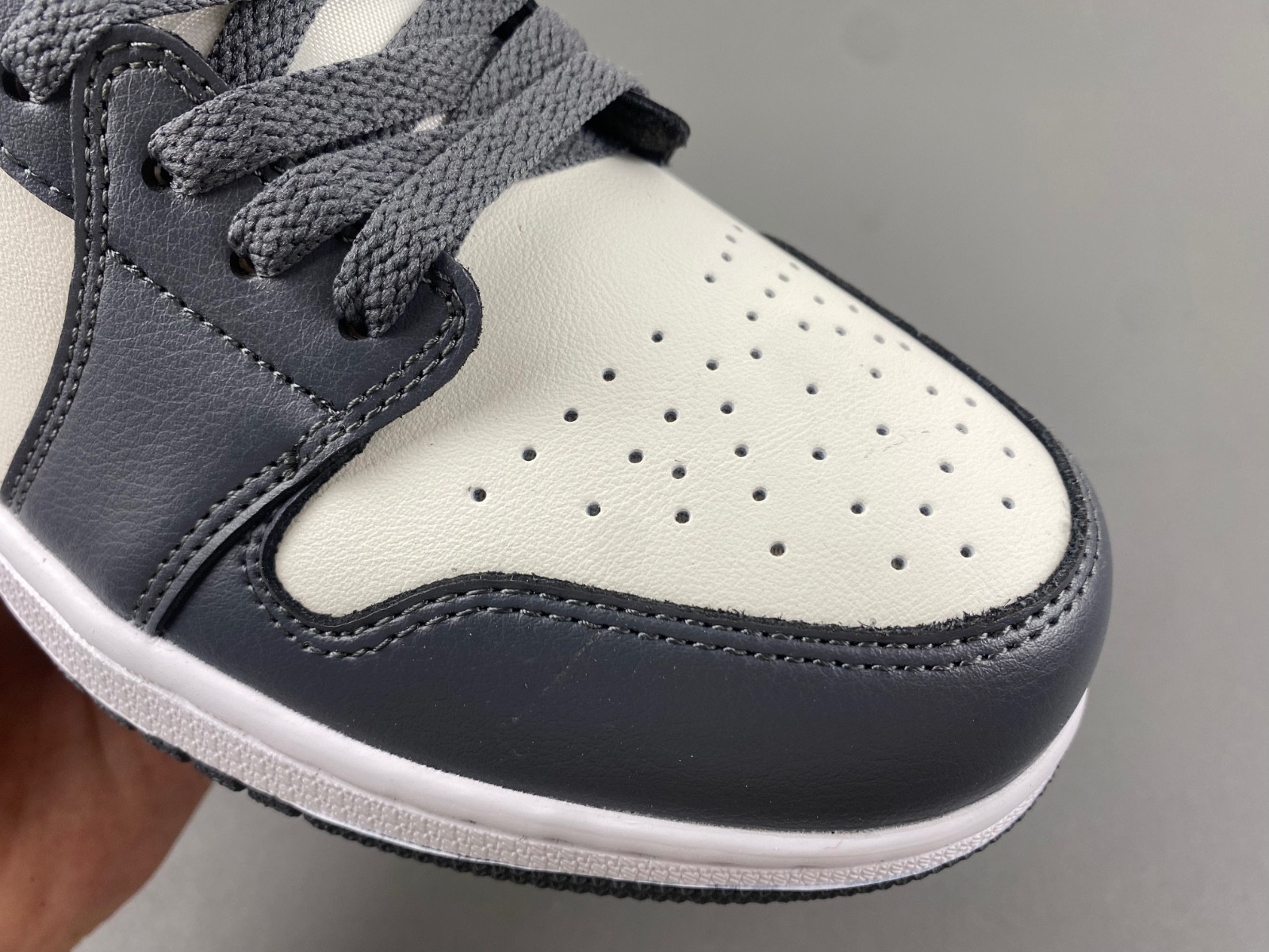 jordan 1 low dark grey (women