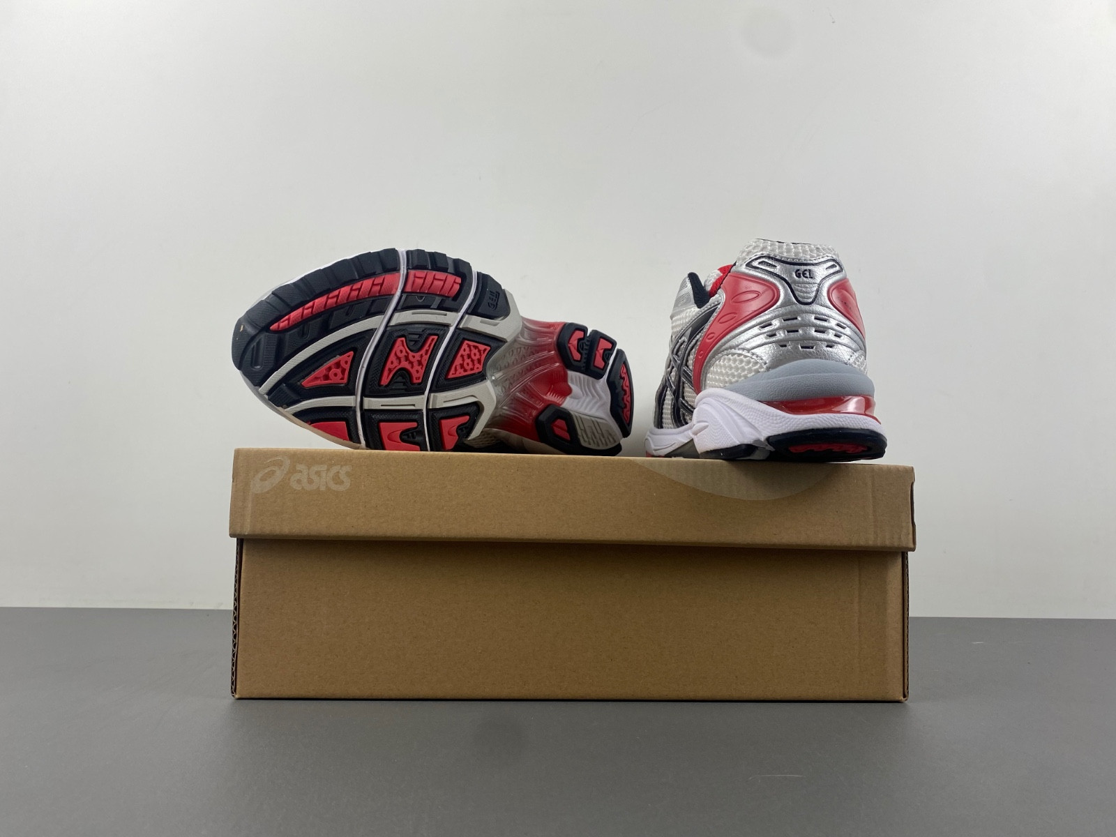As*ic*s gel kayano 14