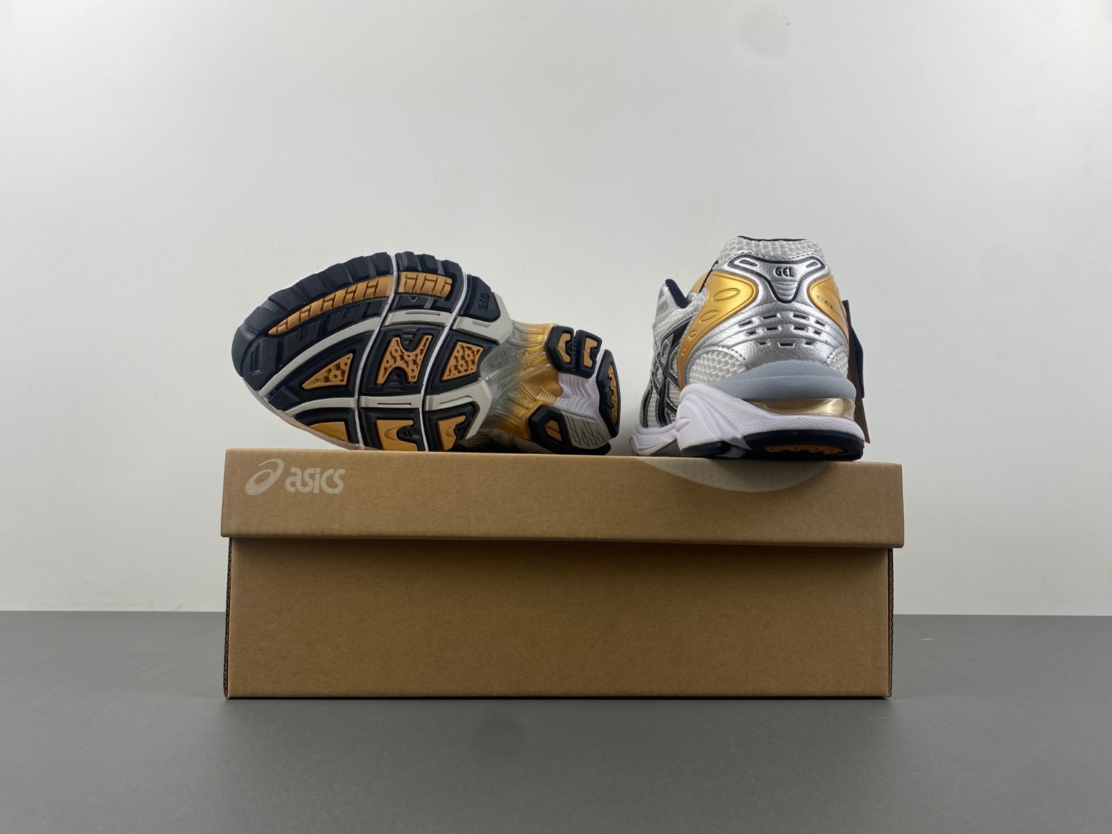 As*ic*s gel-kayano 14 pure gold (women