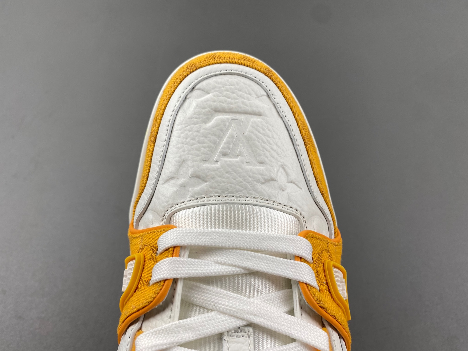 lwe sneaker