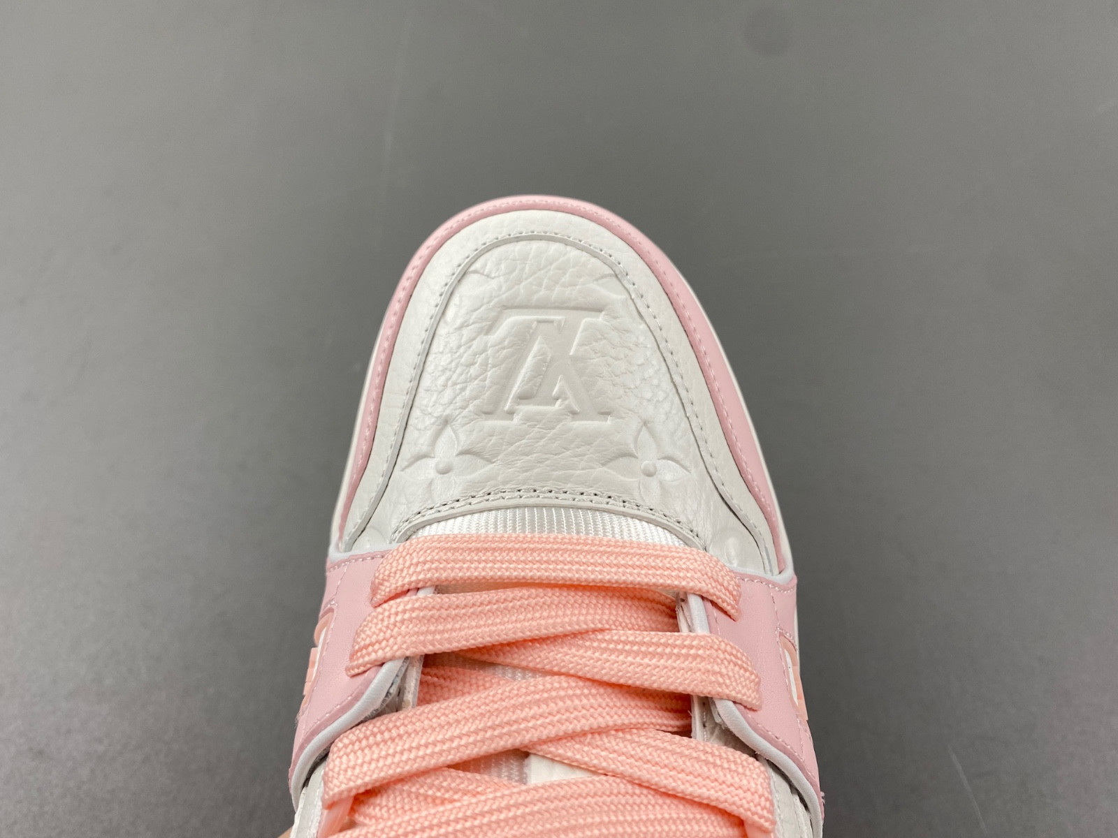 lwe sneaker