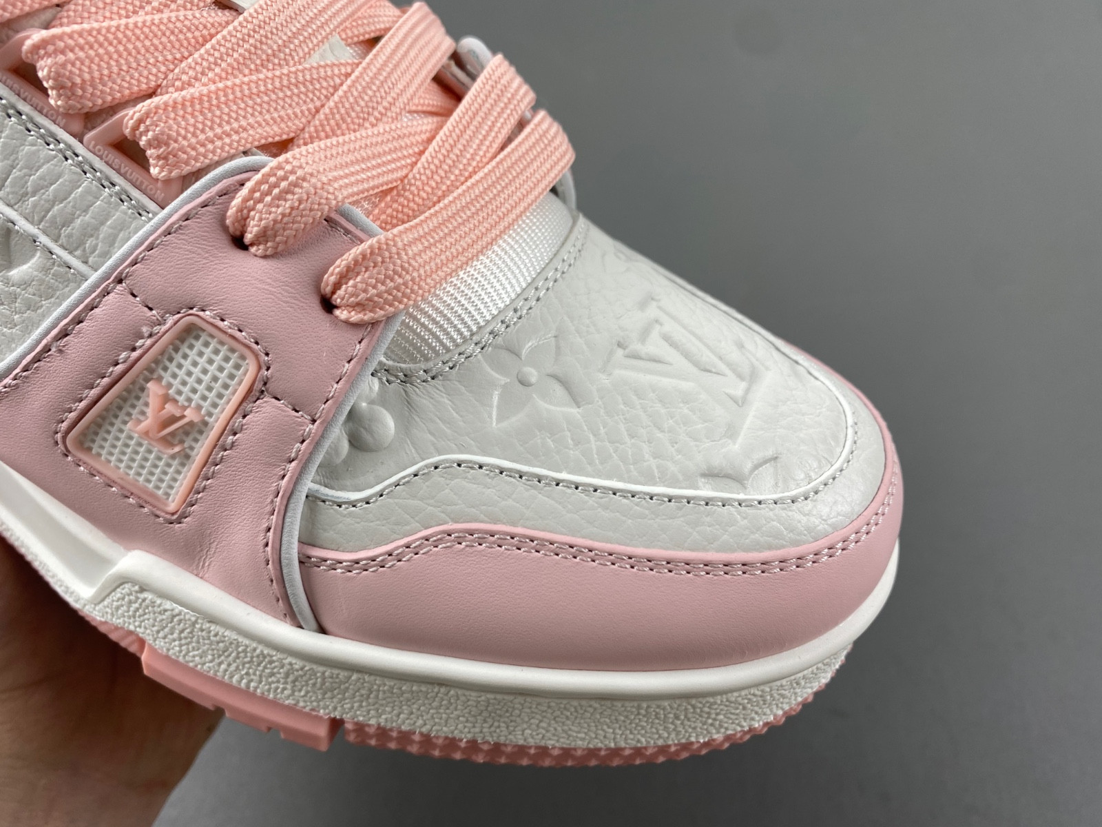 lwe sneaker