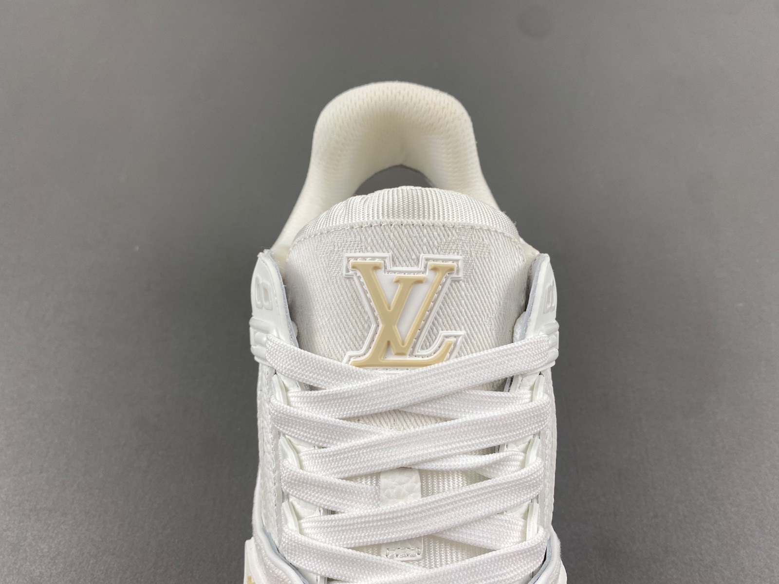 lwe sneaker