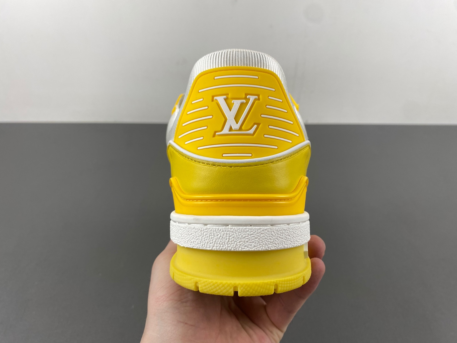 lwe sneaker